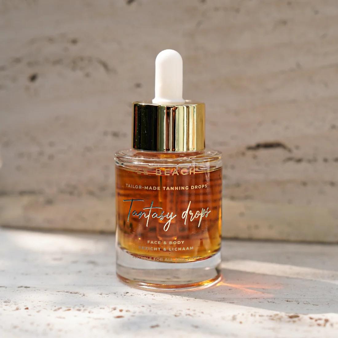 Wil je een kleurtje, maar geen zin in een laag foundation op je huid?
2 drupjes tan drops van Le Beach door je dagcrème en je het lijkt of je een dag in de zon hebt gezeten!☀️
Ook heel geschikt om je witte “winterbenen “een kleurtje te geven!!
We adviseren je graag!
#schoonheidssalonwilmameins #centrumveendam #Lebeach #tantasydrops #liefzijnvoorjezelf