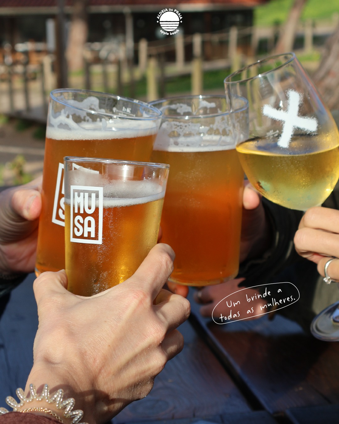 🇵🇹 Menos clichés, mais brindes. Hoje o plano é não ter plano: só boa companhia, mesa cheia na Aldeia da Praia e aquela luz de Sintra que nos fica tão bem. O jardim é vosso.
Identifica o teu "gang" que domina as tardes da Aldeia. 🥂
🇬🇧 Less clichés, more toasts. Today the plan is to have no plan: just good company, a table full feliof food at Aldeia da Praia, and that Sintra light that suits us so well. The garden is yours.
Identify your “gang” that rules the afternoons in Aldeia. 🥂
#AldeiaDaPraia #InternationalWomensDay #Sintra #ViverLaFora #SintraVibes
