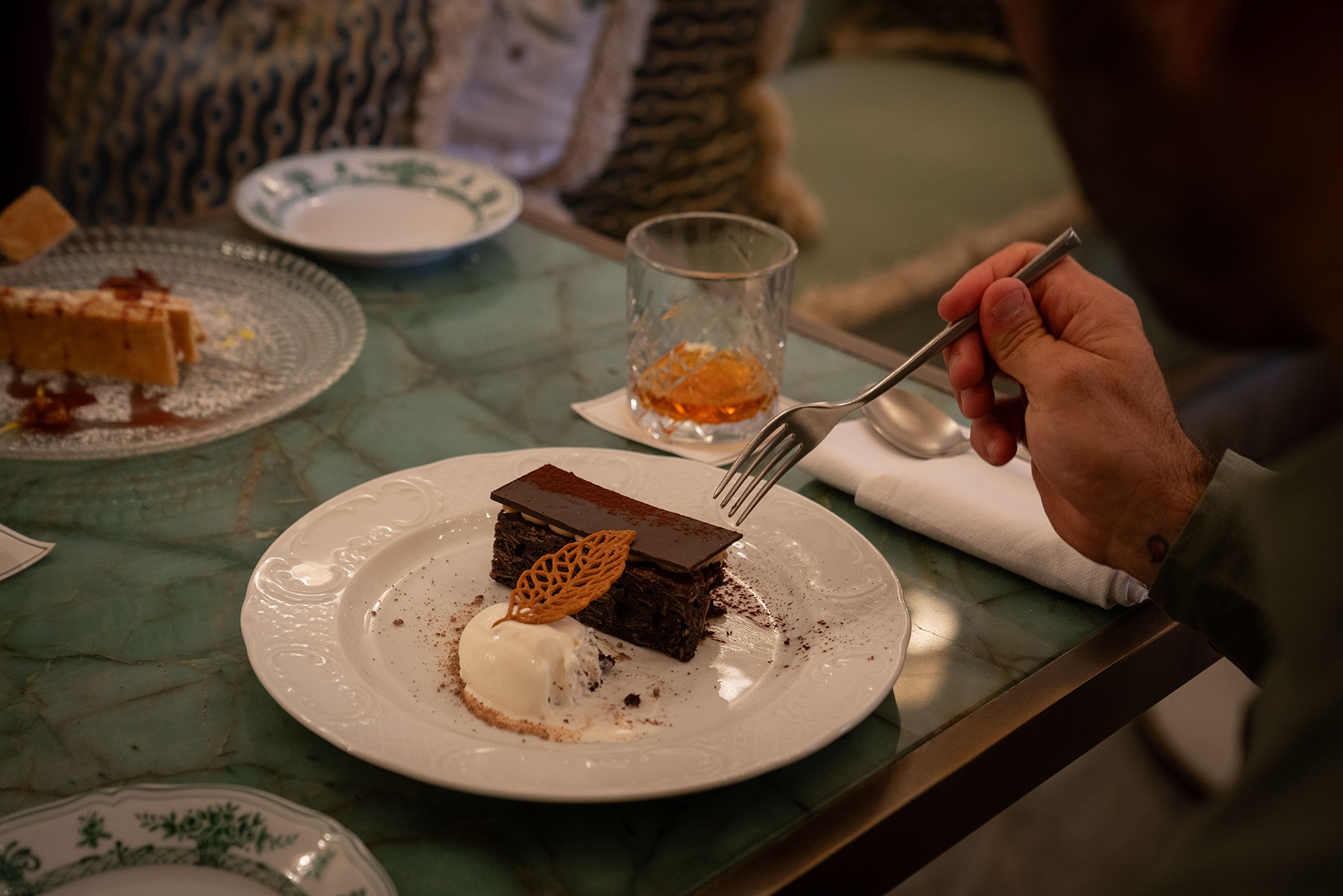The greatest thing about dining with friends? You get to try ALL of the desserts.
What better excuse to get the gang back together? Book your table before it gets lost in the group chat.
#FoodieFinds #restaurantsmalta #PalazzoParisio #PalaceLife #visitpalazzoparisio