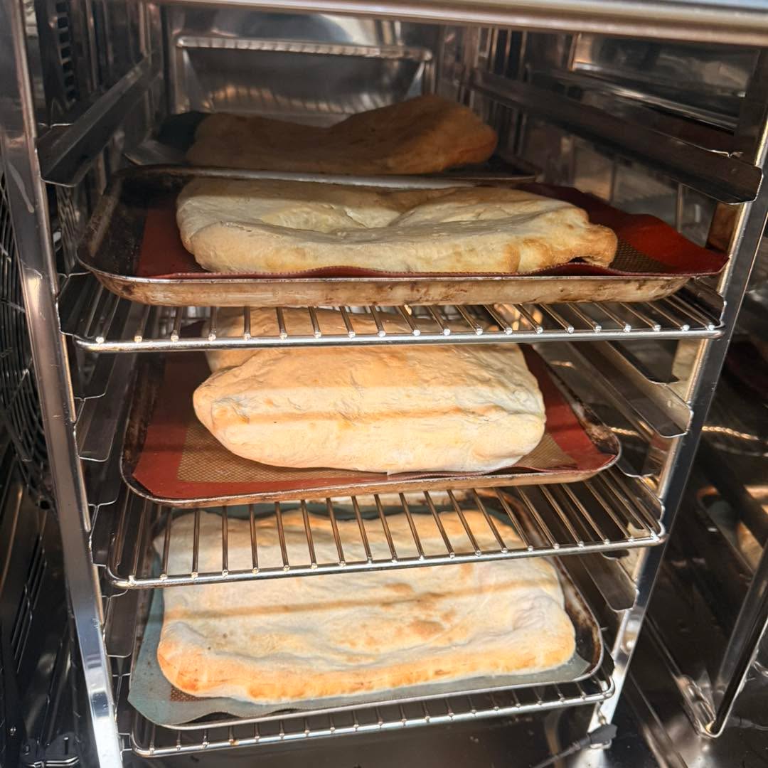 Our cheesy garlic bread is a homemade, had stretched dough and if you've had one you know how good it is!
🥩🥩🥩🥩🥩🥩🥩🥩🥩🥩🥩🥩🥩🥩
For all table bookings please click on the link below ⬇️
https://www.falconsteakhouse.com/book-now/ If there isn't a slot available drop us a message and we can add you to our cancellations list
☎️ 01453521894
💻 www.falconsteakhouse.com
📸 @falcon_steakhouse
#falcon #falconsteakhouse #steak #pub #farmtofork #steakhouse #supportsmallbusinesses #fblifestyle #independant #steakking #wottonunderedge #wotton #cotswolds #beef #restaurant #fillet #tomahawk #tbone #supportbritishfarming #glos