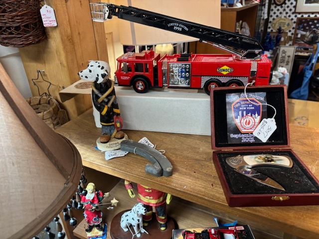 Spring is in sight - It's a great day to stop by Full Moon's Vintage Village!!
Full Moon's Vintage Village
835 Lafayette Rd
Route 1
Hampton NH 03842
open 10am-6pm ---------closed Tuesday
(we are the red building and barn between Best Tile &The Community Oven
#ryenh #seacoastnhshopping #portsmouthnh #newenglandantiquetrail #northhamptonnh #nhsmallbusiness #nhantiques #amesburyma #exeternh #yardsalesnh #newburyportma #newenglandantiques #besttile #hamptonnh #seabrooknh #salisburyma #wardtonerecords #kingstonnh #grovelandma #yorkme #wsca1061fm #westnewburyma #NewingtonNH #dovernh #rochesternh #kingstonnh #grovelandma #yorkme #wsca1061fm #westnewburyma