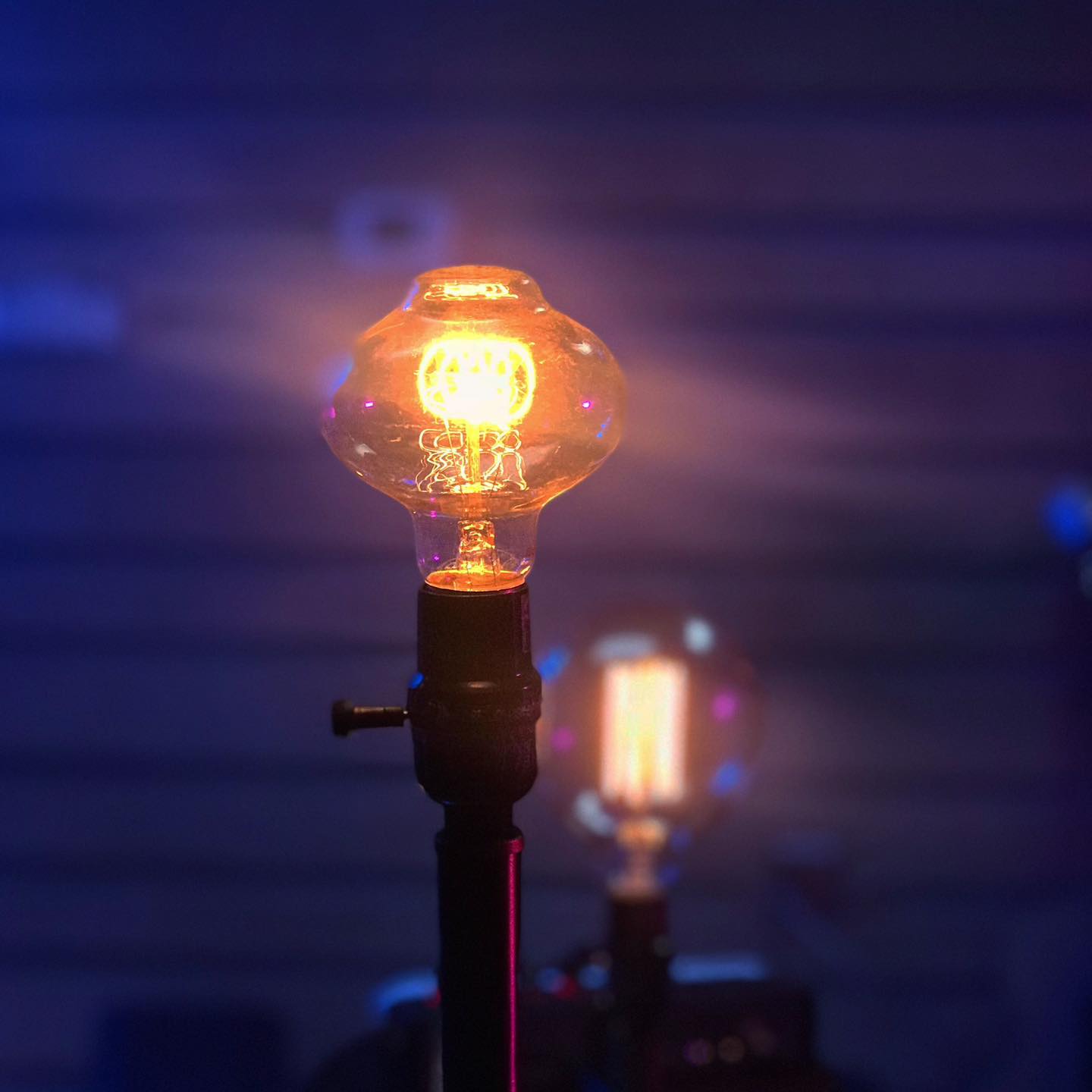 A fun trip down memory lane for #throwbackthursday … A while back I had the chance to guest on the @inlovewiththeprocesspod “In Love With the Process” podcast and talk about my experience working on the brand side as an Executive Producer and how I got to where I am today.
We dove into one of my favorite projects, Bose “Better Sound Sessions,” and the incredible collaborations that made it happen—working with musical artists, our incredible director @mikepecci , photographer @gina_gizella and a talented creative crew to make both the work and the brand shine.
It was a great conversation about working with musical artists, creative partnerships, producing from the brand perspective, and what it really takes to bring these kinds of projects to life…including creative uses of water bottles 😂
If you’re curious about the journey, the collaborations, how we dealt with lighting a space the size of a living room with multiple people, cameras and gear or just want to hear some behind-the-scenes stories, give it a listen. Jump to about 16 minutes to hear what I have to say.
🎧 Check out the episode. Link in my bio or:
https://www.inlovewiththeprocess.com/producers/ep187-bose-hynes-flannery
#behindthescenes #InLoveWithTheProcess #CreativeProduction #OneNicePhoto