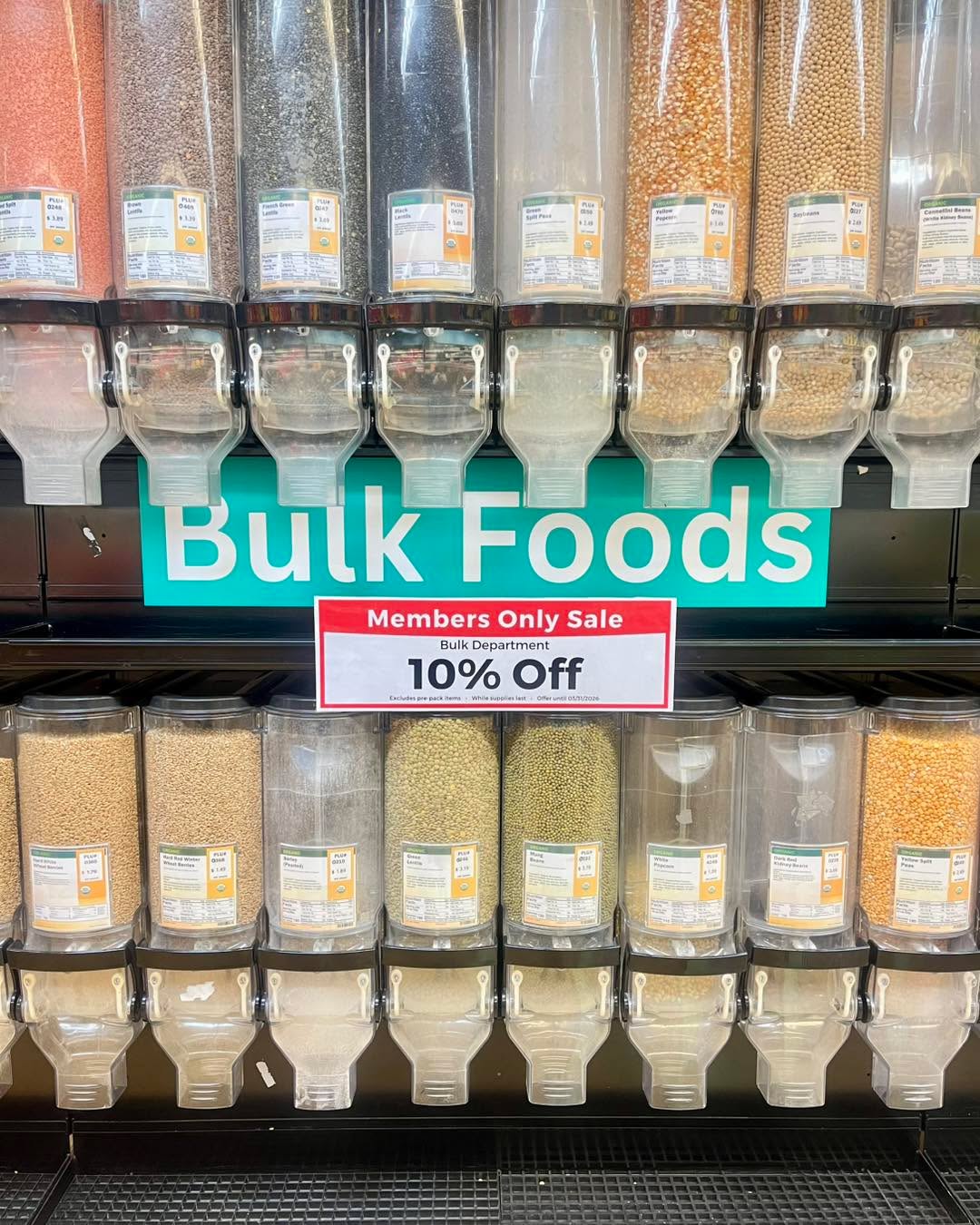 Members: March is the time to shop our bulk section! Save 10% on bulk foods, spices, teas, and coffee 🤩