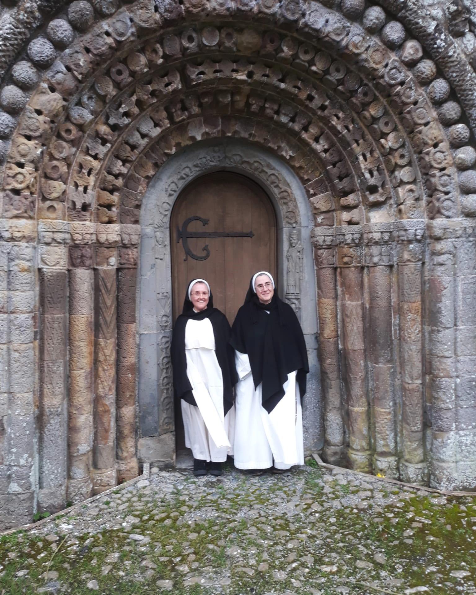 Sr Hyacinthe and Sr Carino are currently on mission in Ireland, where they have been having a fantastic week meeting with priests, teachers, and catechists and leading training for them - not to mention receiving generous Irish hospitality! Please pray for the fruitfulness of their final couple of days and for their safe return this weekend - and in the meantime, here are some photos!