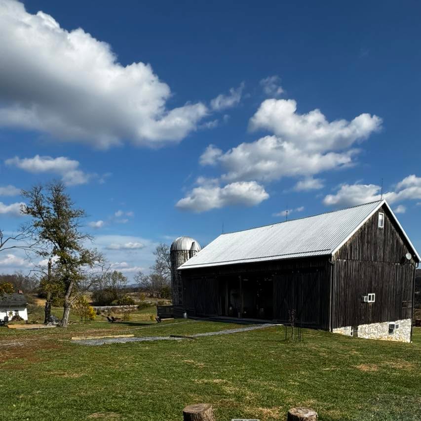 Come clouds or sun, we are here today 12-3pm!
Come enjoy the early signs of spring while enjoying a bottle of wine and light lunch!
*Open for bottle sales only during our off season.
#wineoclock #winelovers #springiscoming #wine #club #wineclub #wineclubmembers #wineclublife #wineclubmember