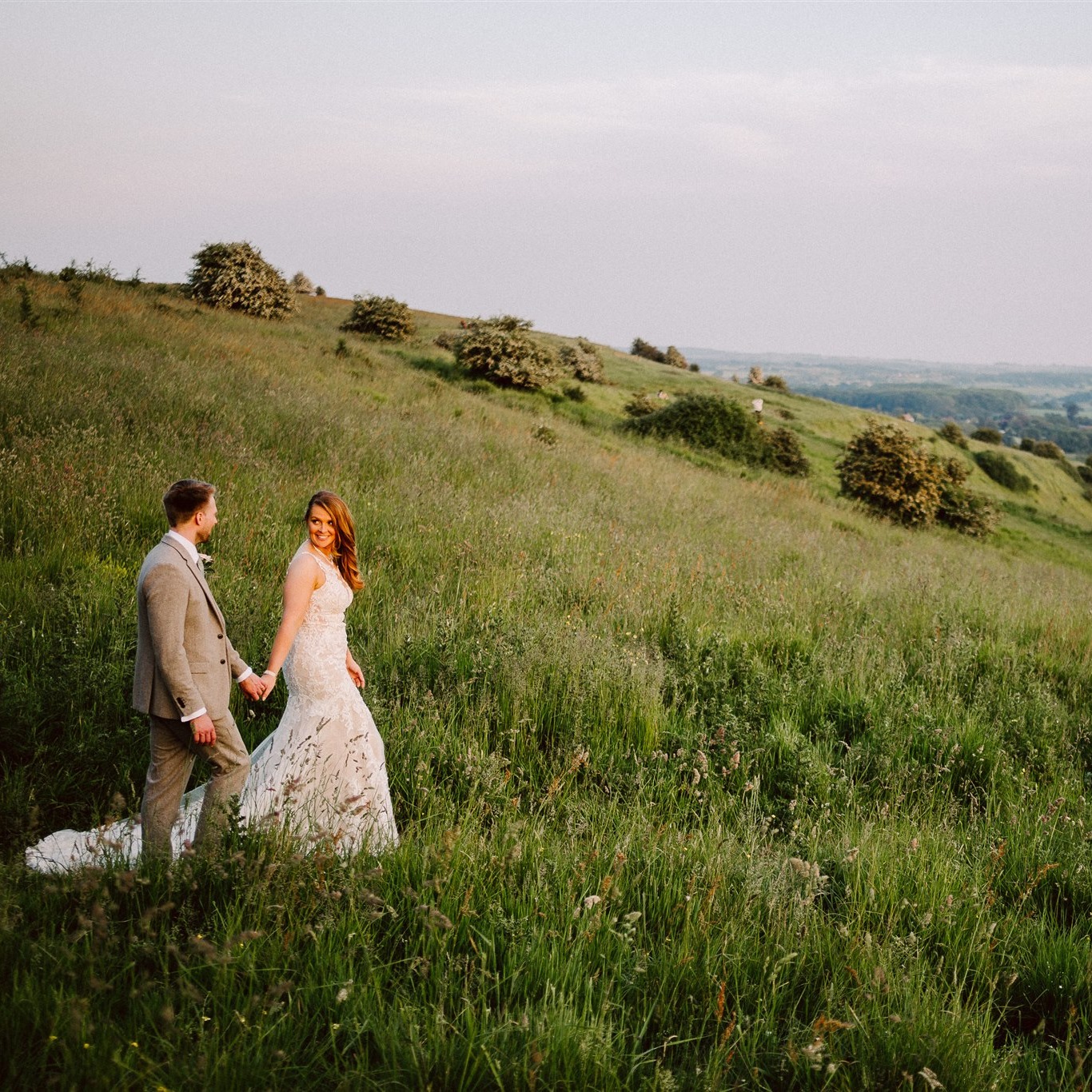 The views are the kind you don’t forget.
Rolling countryside, quiet moments, and sunsets that feel cinematic — all overlooking the Wye Downs.
Come and see why couples fall in love here.
📷 @danny_jack_photography
#Kentwedding #destinationwedding #countrysidewedding #rusticvenue #KentCountryside #WeddingViews #crownlodgekent