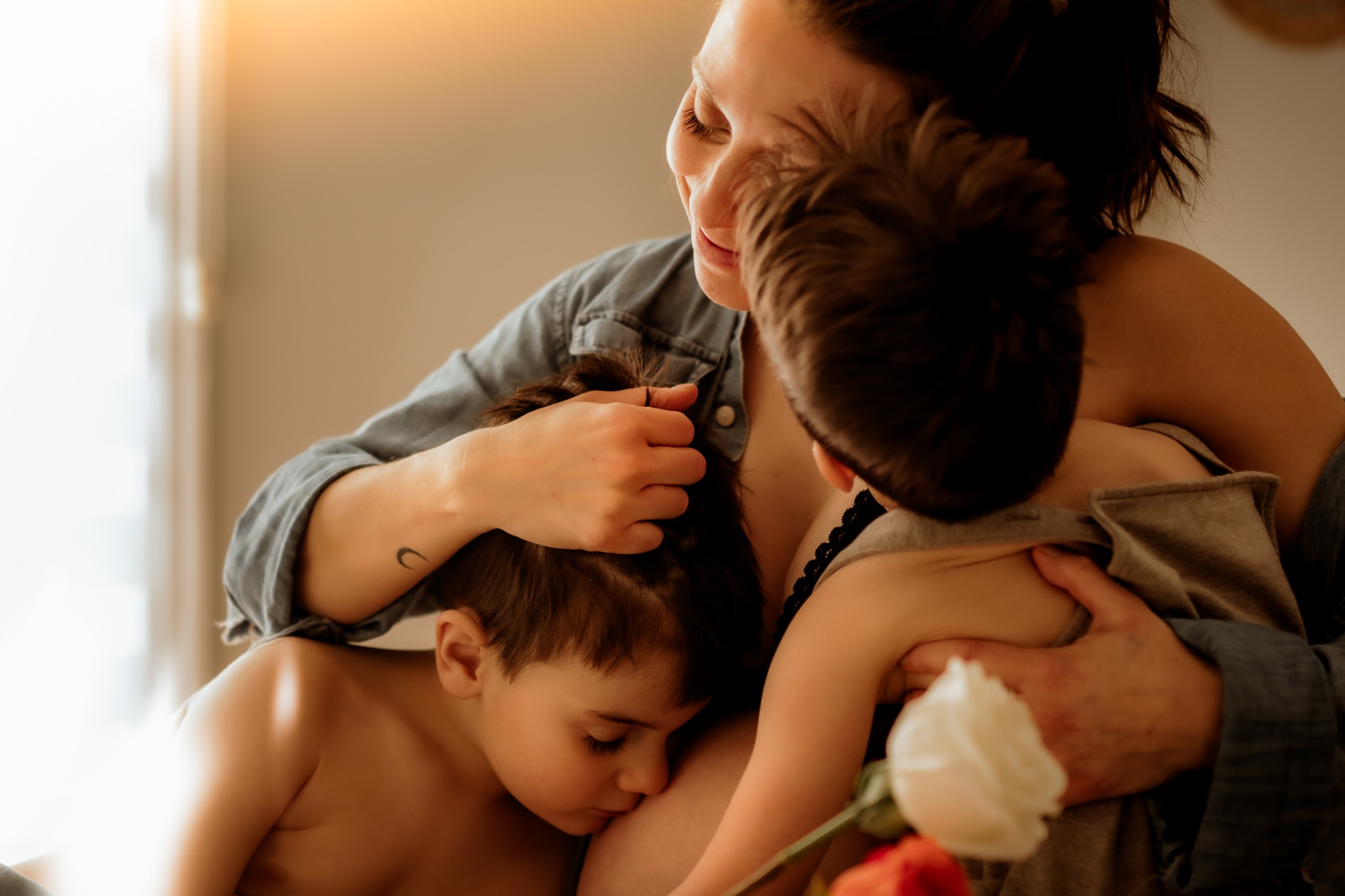 ✨ Une petite pause pour accueillir la vie
Je m’apprête à accueillir mon 3e bébé 🥰
Je prendrai donc une pause de séance photos pour les prochains mois afin de vivre pleinement ce moment 🤍
Je prévois offrir quelques séances famille et journées Maman & bébé à l’automne 2026.
Si tu aimerais être parmi les premières informées lorsque j’ouvrirai mes prochaines disponibilités, tu peux t’inscrire sur la liste priorité, lien en bio ☝️
Je contacterai d’abord les mamans inscrites.
Merci d’être là & j'ai déjà hâte de vous retrouver
Florence xxx