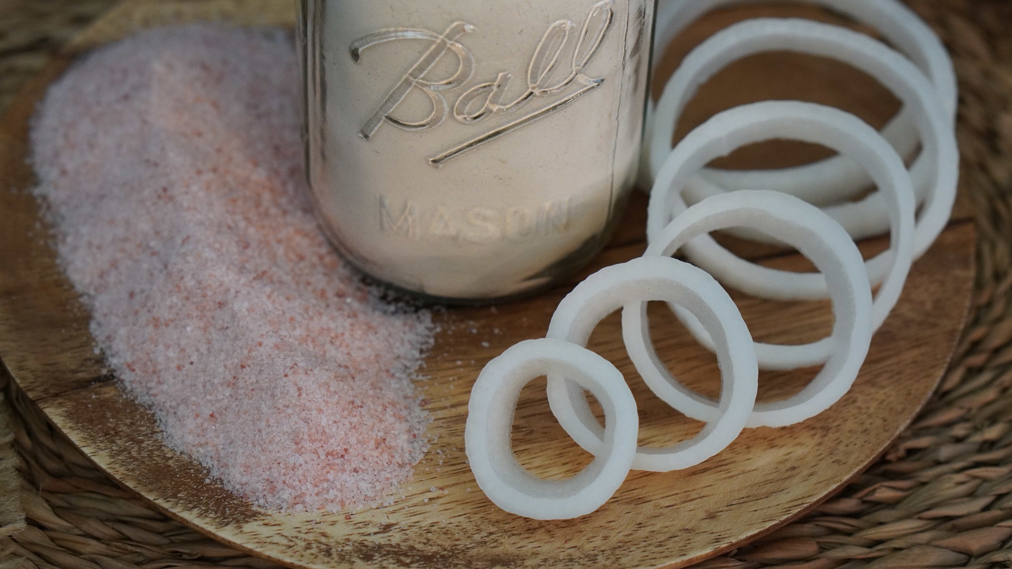 How to Make Onion Salt from Dehydrated Onions
Onion Salt is such an easy way to add flavor to your food without having to peel an onion. It is also much more kid-friendly. Add it to any recipe that you would normally add onions and salt to.
WEBSITE: https://wisdompreserved.life/how-to-make-onion-salt/
How to dehydrate onions: https://youtu.be/M-NtyB9NwS0