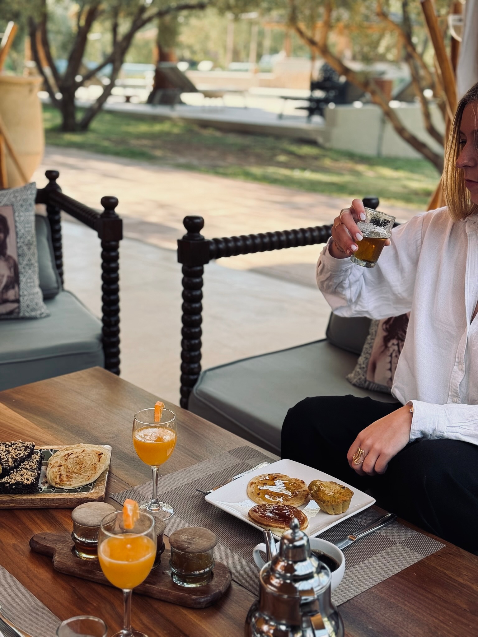 Commencer la journée en douceur…
Petit déjeuner, soleil et calme absolu ☀️🥐
Start the day gently…
Breakfast, sunshine, and absolute calm ☀️🥐
#petitdejeuner #breakfastlover #morningmotivation #breakfasttime