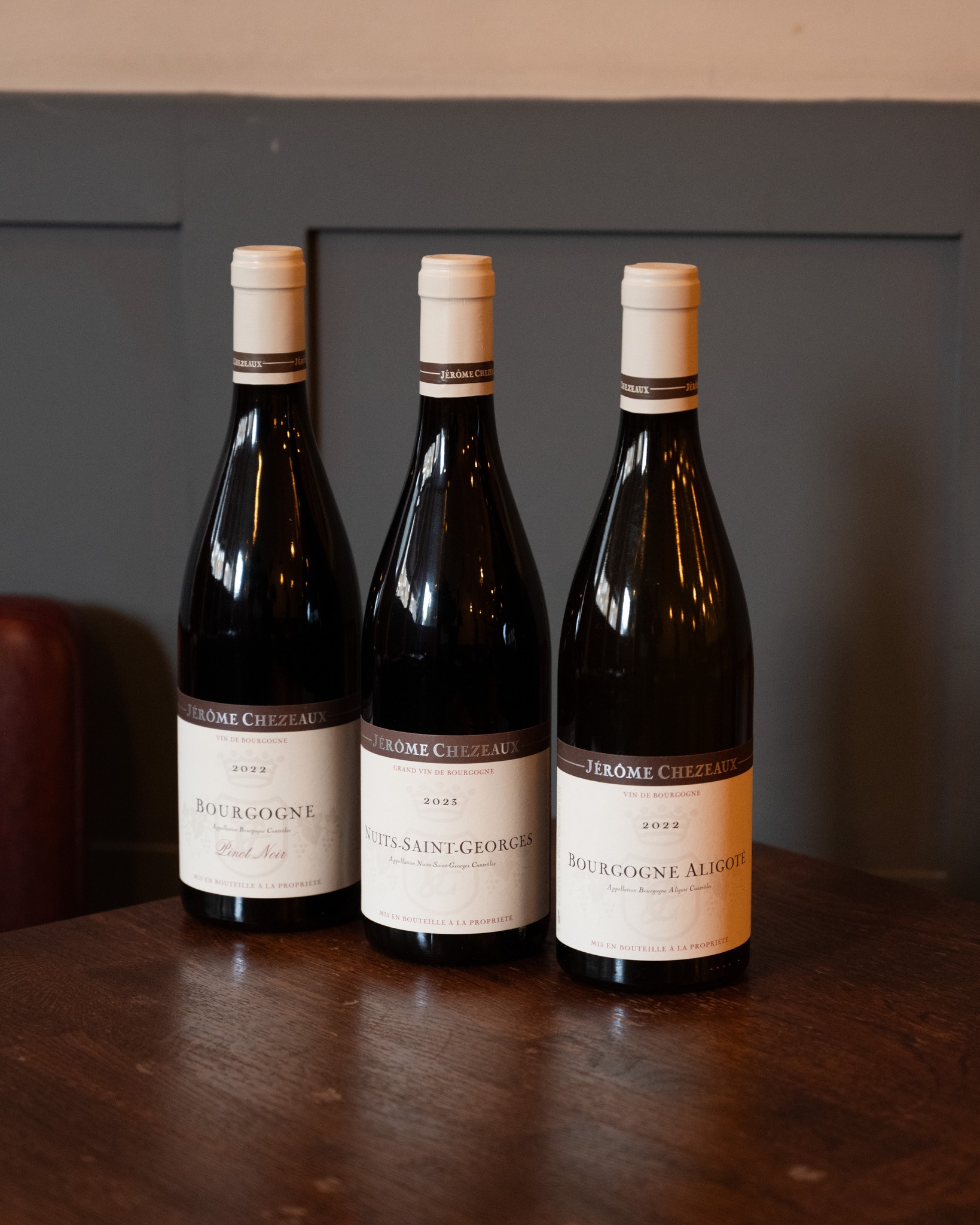 Three beautiful bottles from Jérôme Chezeaux. 🍷
Bourgogne Pinot Noir, Nuits-Saint-Georges, and Bourgogne Aligoté.
Ask JC for a recommendation tonight. 🇫🇷