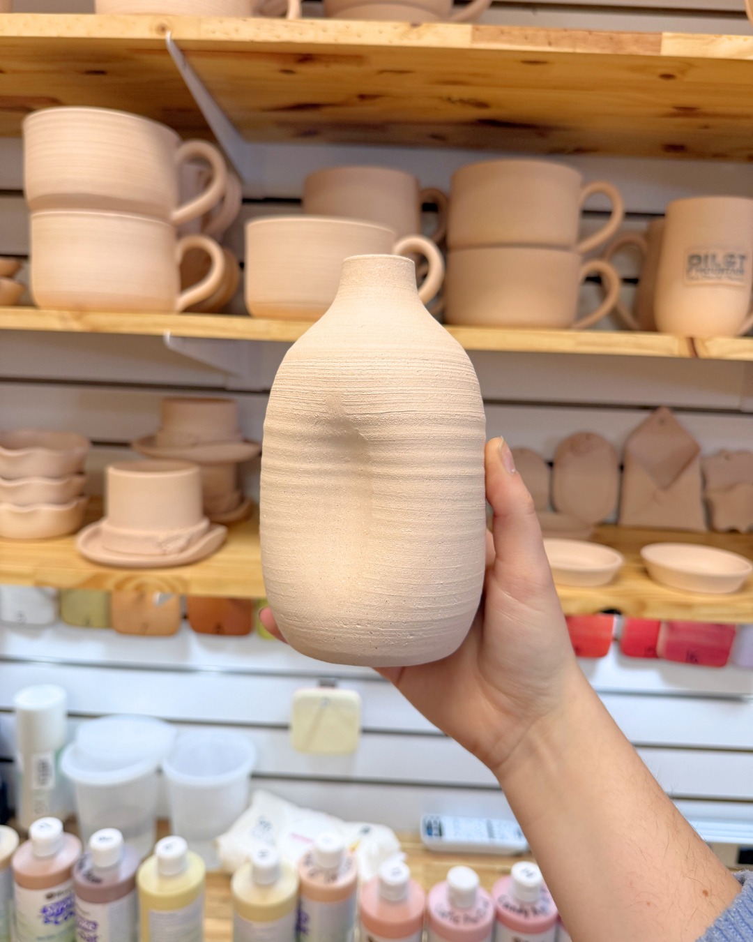 Grab a friend, pick your pottery, and come get creative at the studio this week!🎨 Spring weather is here, and it's the perfect excuse to spend an afternoon exploring @downtownpilotmtn and supporting local.🌷☀️
GLAZE-YOUR-OWN ANYTIME WE'RE OPEN!
🗓️ Wednesday: 12–5 PM
🗓️ Thursday–Saturday: 12–8 PM
📍Address: 126 W. Main Street, Pilot Mountain, NC
No appointment needed, just walk-in. All final kiln-fired pieces are microwave, dishwasher, and food safe!
#PilotMountainNC #PotteryPainting #FunActivites