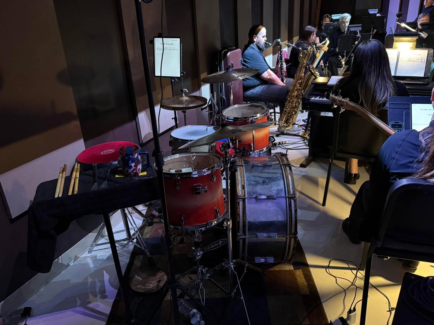 Finished another show with Archmere this weekend featuring the second go around of Drowsy Chaperone. Played the drum book this time, and really leaned into the 1920’s trap kit mood with a 26” 1960s Ludwig metal scotch bass drum on the floor and my 1950s WFL Super Classic snare. Really captured the early musical theater sound more than a modern kit would!
Fun show, enjoyed it both times around.