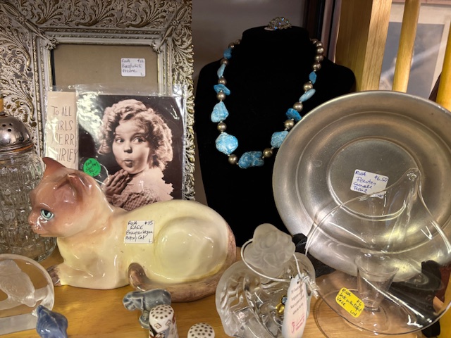 Cool Stuff! - You will find it here - Full Moon's Vintage Village!!
Full Moon's Vintage Village
835 Lafayette Rd
Route 1
Hampton NH 03842
open 10am-6pm ---------closed Tuesday
(we are the red building and barn between Best Tile &The Community Oven
#ryenh #seacoastnhshopping #portsmouthnh #newenglandantiquetrail #northhamptonnh #nhsmallbusiness #nhantiques #amesburyma #exeternh #yardsalesnh #newburyportma #newenglandantiques #besttile #hamptonnh #seabrooknh #salisburyma #wardtonerecords #kingstonnh #grovelandma #yorkme #wsca1061fm #westnewburyma #NewingtonNH #dovernh #rochesternh #kingstonnh #grovelandma #yorkme #wsca1061fm #westnewburyma