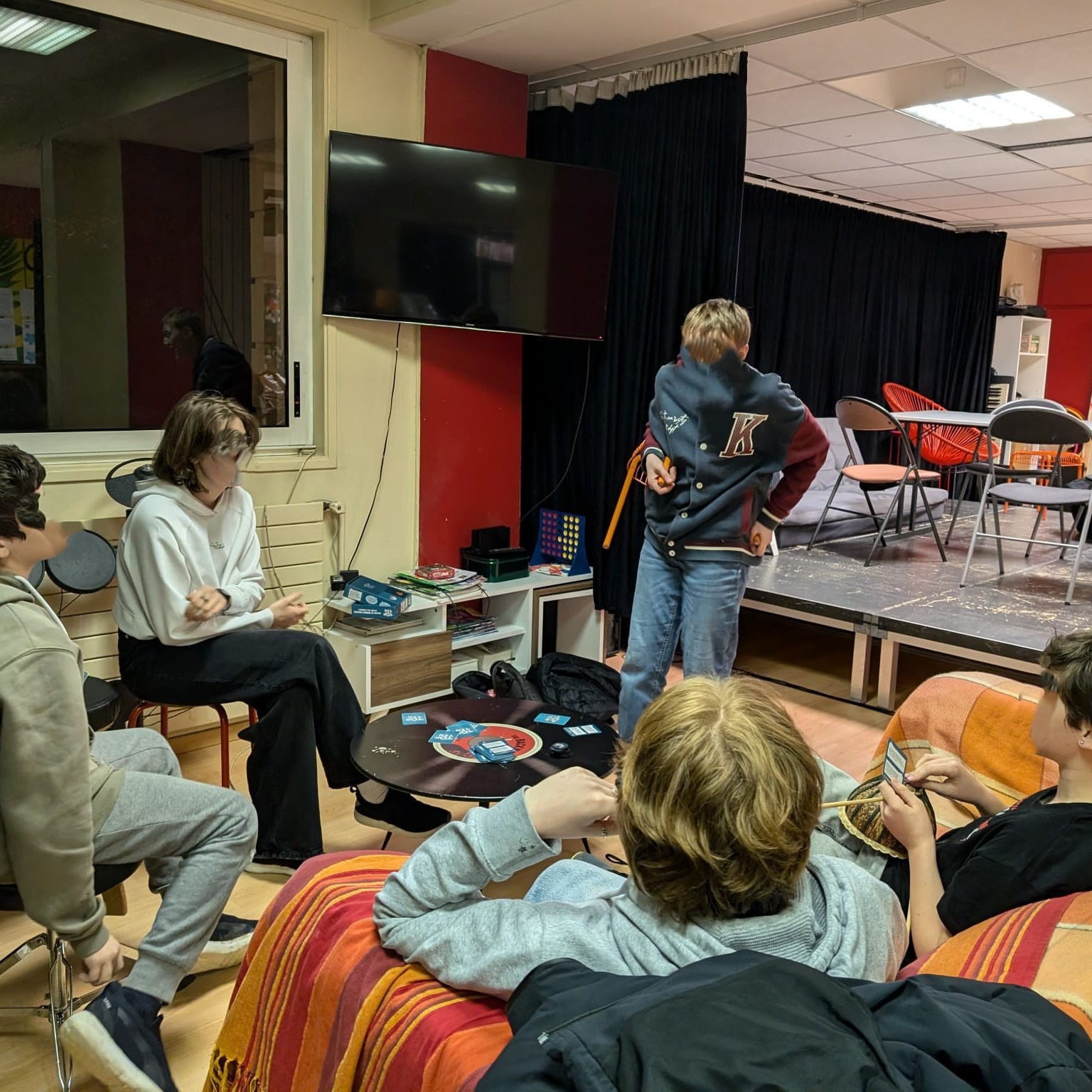 Ce Week-End à la Fabrique MJC !
S'est déroulée la traditionnelle soirée jeu, et l'atelier du club créa avec Nina et Augusta : Au programme fabrication de trousses ! Les fous du train se sont également réunis pour préparer leurs futurs projets ados...