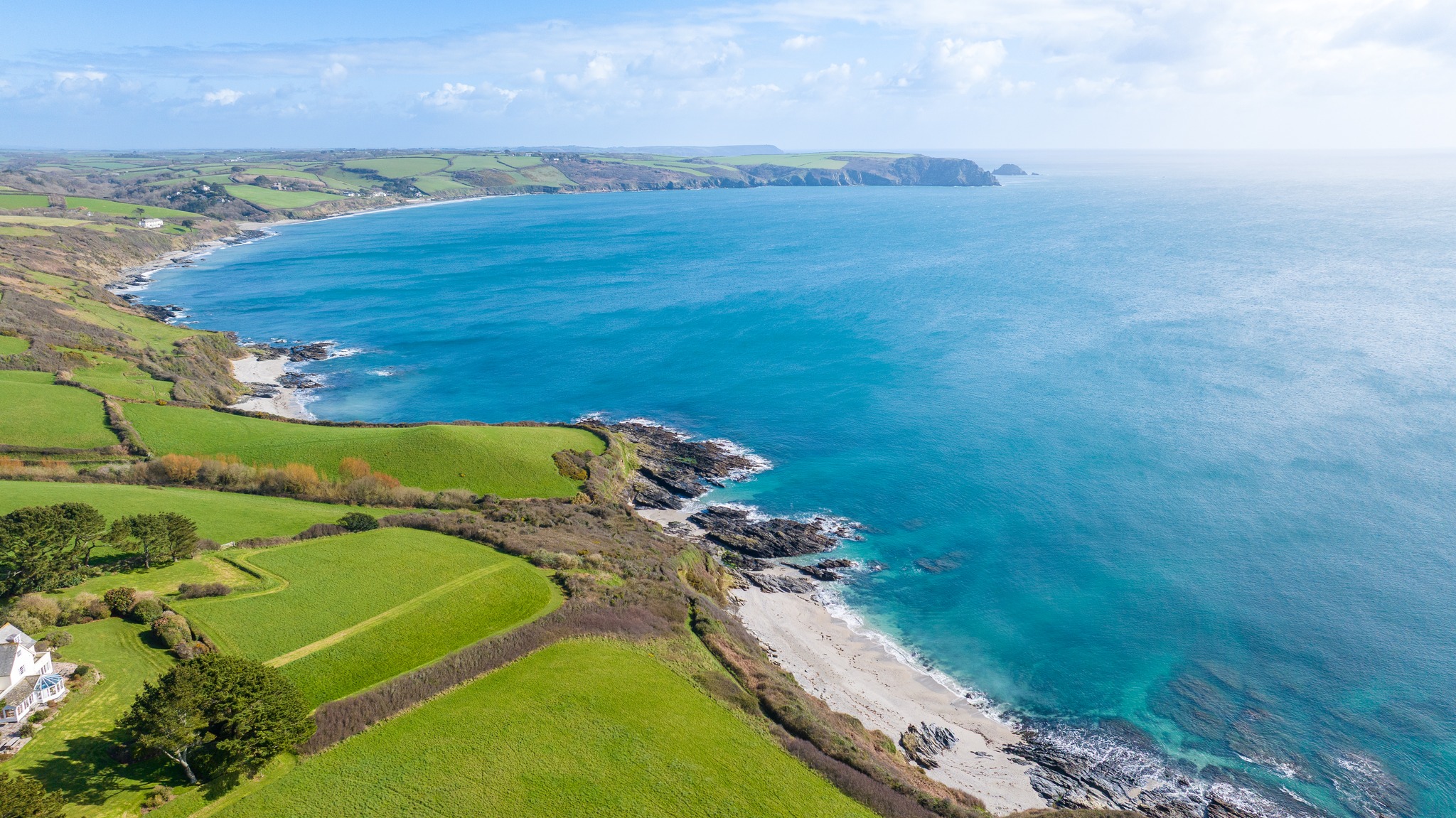 Last weekās property shoot with a view thatās hard to beat šš
Looking out towards Nare Headland in Cornwall on a breezy day, but the wind was well worth it for this view. Blue skies, blue water, and that incredible Cornish coastline.
#Cornwall #CornishCoast #AerialViews #VisitCornwall #DronePhotography #AerialPhotography #DroneShot #FromWhereIDrone #CoastalViews #Seascape #LandscapePhotography