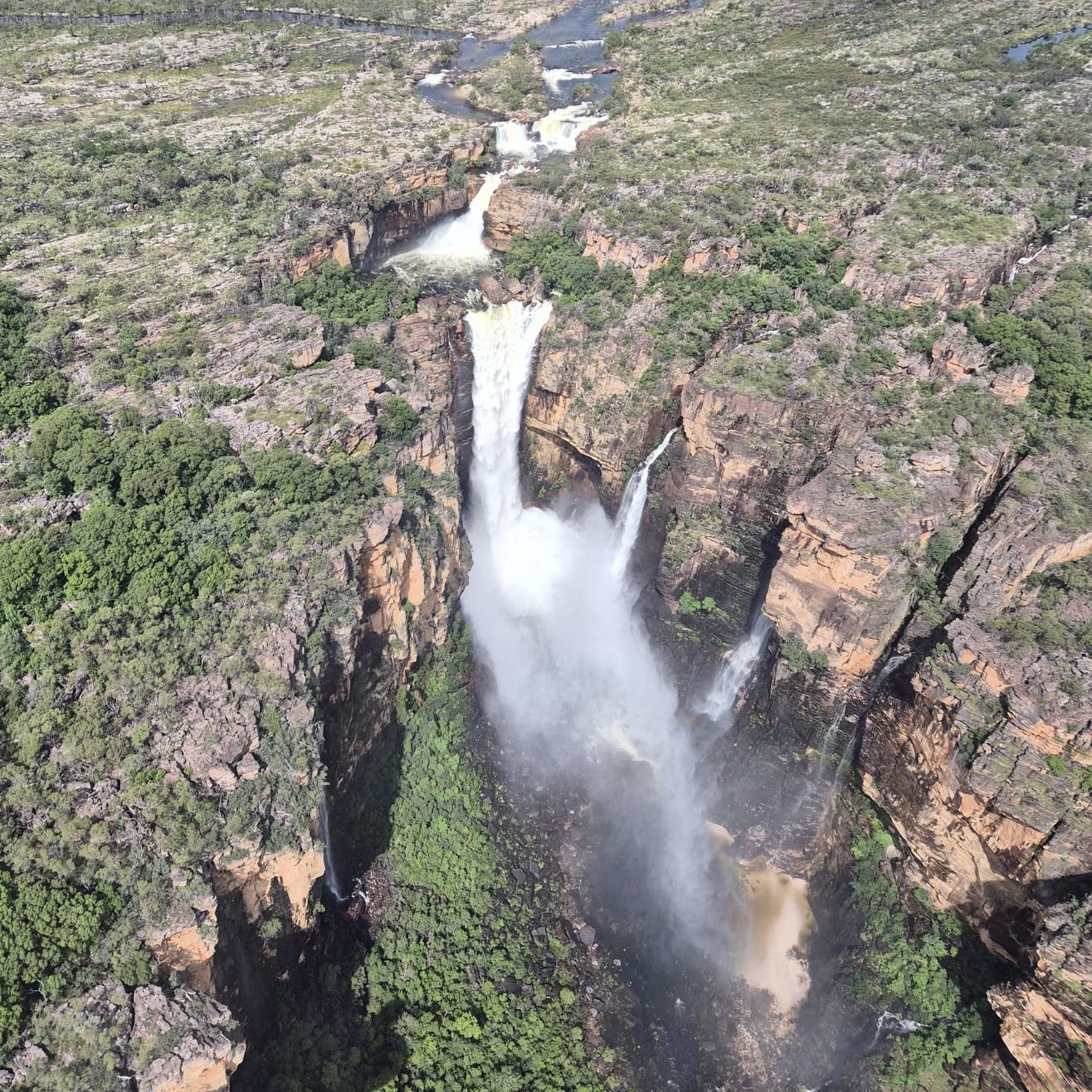 If you’ve ever thought about doing a waterfall flight, now is the time. Our scenic helicopter and fixed-wing flights give you front-row views of Kakadu at its most powerful and beautiful.
Don’t forget locals get 10% off our 60 minute scenic flights until 12 April. Use code LOCAL10 and come see Kakadu in full wet season glory! 🌧️✈️