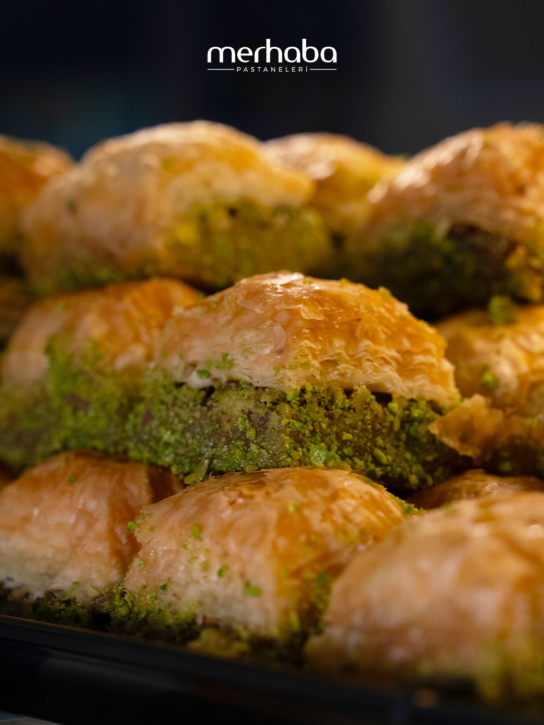 İncecik katmanlar, bol Antep fıstığı ve dengeli şerbet…
Usta ellerden çıkan baklavalar, Merhaba Pastaneleri’nde her zaman taze hazırlanır.
Gerçek baklava lezzeti, en sade haliyle.
Sipariş ve bilgi için:
📍 Başakşehir: 554 364 09 77
📍 Mavera Başakşehir: 544 326 34 34
📍 Merter: 555 655 02 74
📍 Halkalı: 552 913 00 99
📍 Sirkeci: 501 143 27 24
📍 Beşiktaş: 0212 236 33 36