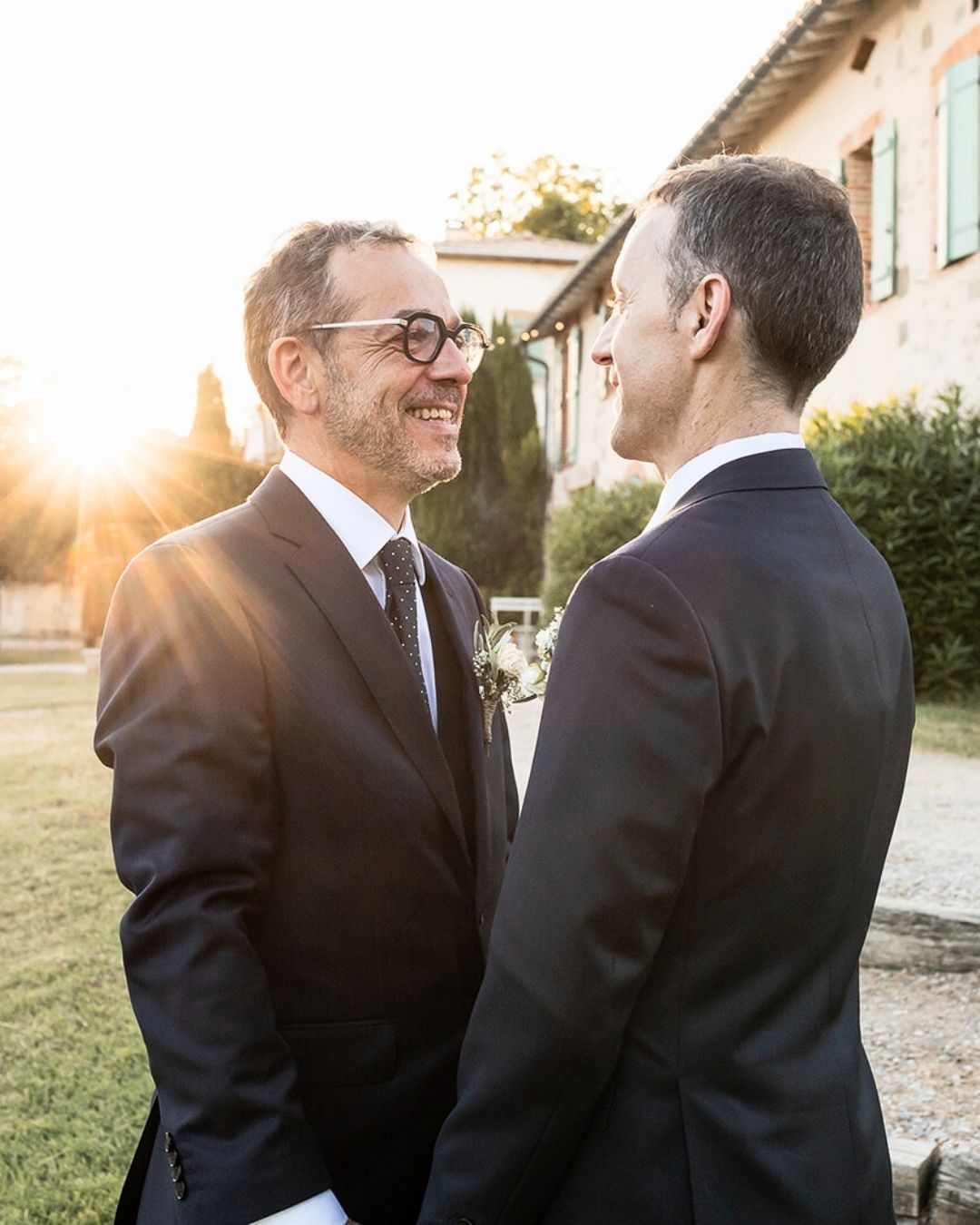 La saison des mariages approche doucement mais sûrement !
Mais d’abord : VACANCES 😀
Je pars en amoureux dans les montagnes espagnoles pour deux semaines.
Je garderai un œil sur mes mails pour répondre à vos demandes de devis et gérer les réservations de séances (qui vont devenir un peu plus intenses avec l’arrivée des beaux jours, je vous connais ^^)
—
Céline Brochado · Photographe mariage à Toulouse
#mariage2027 #photographemariagetoulouse #mariés2026
—
Lieu : @domaine_d_en_naudet
Traiteur : @maison_guillaume81
Location meubles : @agencelocy
DJ : @johnslx
Alliances : @frayssinetjoaillier
Papeterie : @faireparterie
Fleurs : @bouticflor