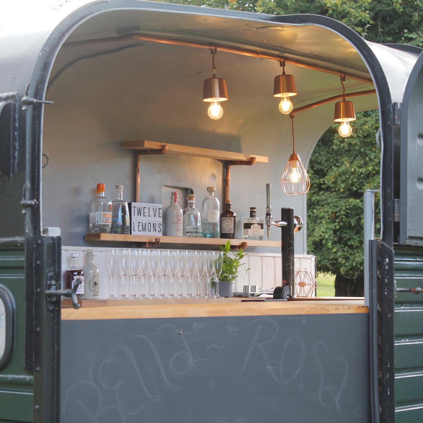 Can you choose your own drinks for your wedding bar? Absolutely 🍋 🥂
We carry a selection that works beautifully for most events, but couples often like to add personal touches. Maybe a favourite local beer, a gin you both love or a wine that reminds you of a special trip. Those little details make the drinks feel part of your story, not just something served on the night 🍸
👉 Send us a message to check availability for your date
12 Lemons - A Mobile Bar That Brings the Party to Your Wedding
#scottishwedding #scottishweddings #scottishweddingsupplier #weddingvenuescotland