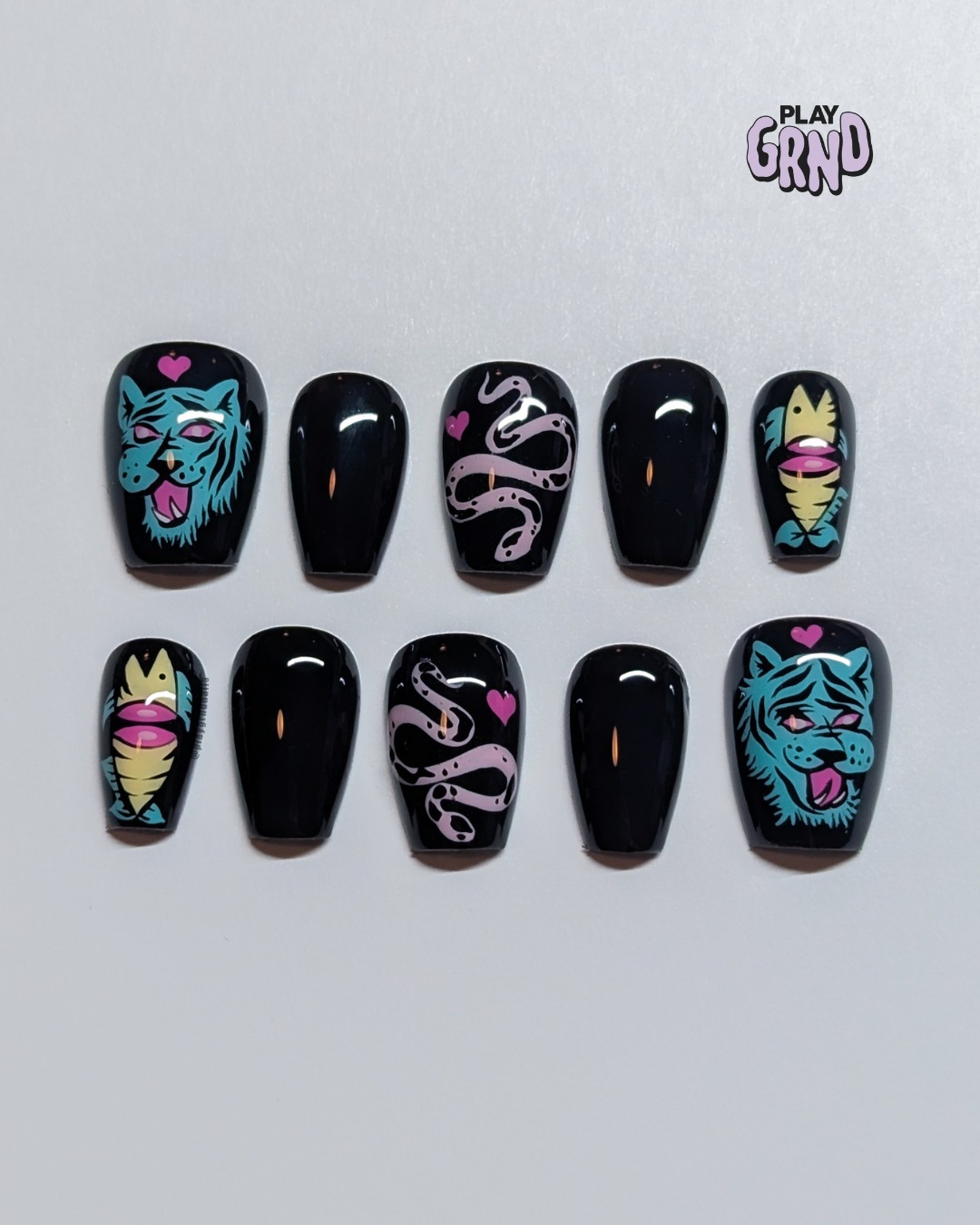 El Tigre 🐯
Cute and ferocious! What could possibly be a better combo, y’all? These ones are perfect for anyone wanting to feel bold, a little extra, and 100% wild. 😎
Want an ‘El Tigre’ set of your own? 🐯 Hit up my website to grab yourself a custom set or check out my hand-painted, ready-to-order designs! If you need help or have any questions, feel free to drop me a DM! 🖤
#playgrndpressons #playgrndnails #handpaintednails #tigernails #tigernailart