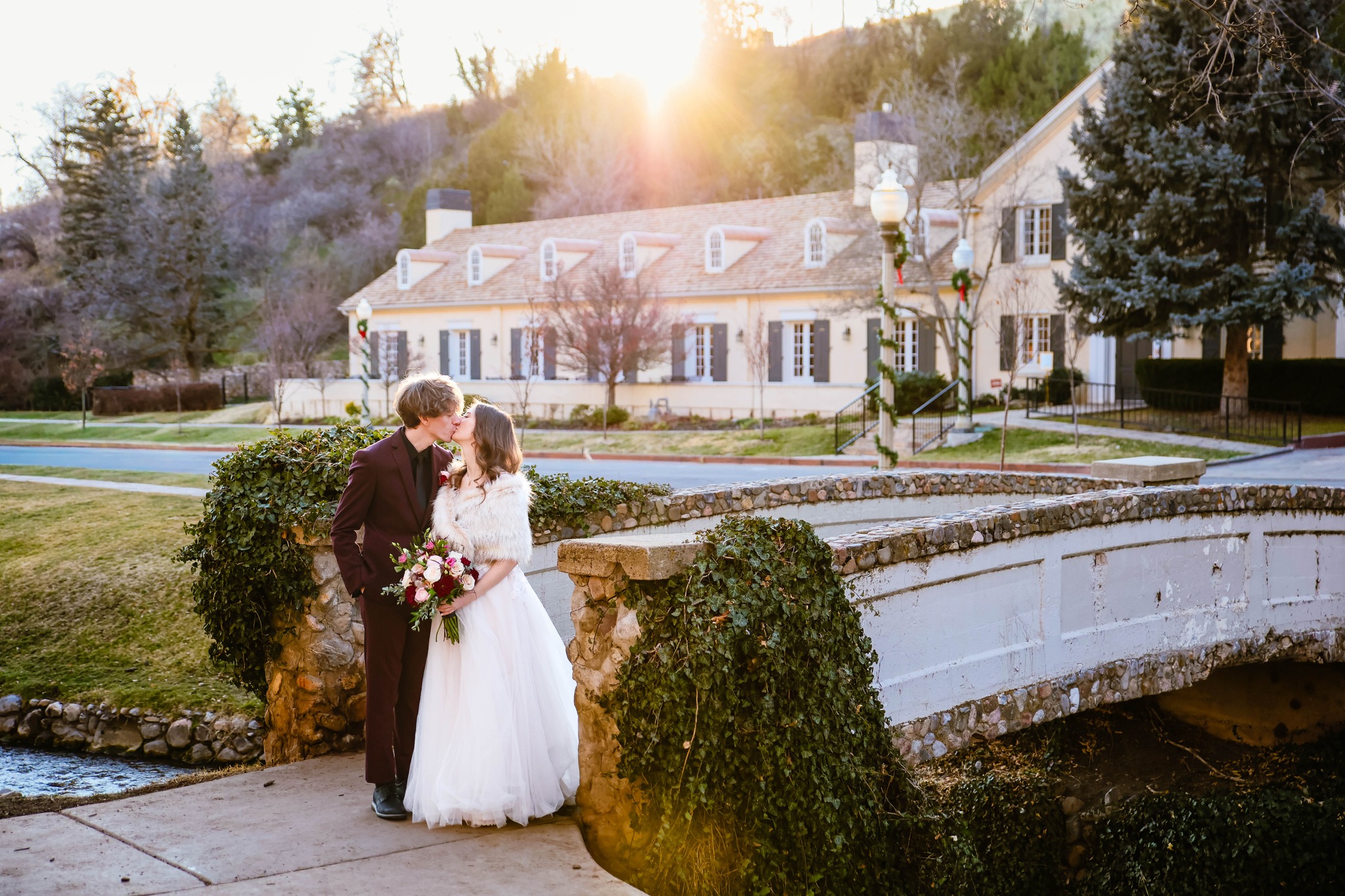 January at Memorial House is still a beautiful time to celebrate. Even in the quieter winter months, our grounds make such a stunning backdrop for photos like this one.
During our off-season (November and January–March), we offer discounted rates for renting the venue. If you’re interested in an off-season date, visit the link in our bio to inquire! ✨
Photographer: @shannonwhitephoto
Florist: @hillsidefloral
#utaheventvenue #utahbride #slcwedding #slcbride