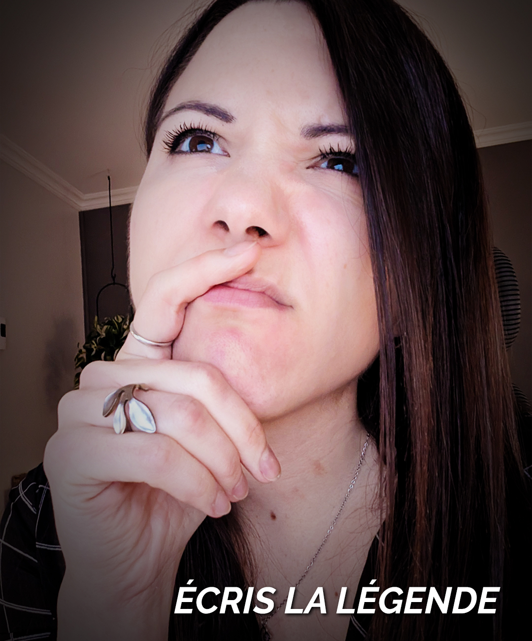 PUISQUE VOUS AVEZ ADORÉ LE CONCEPT ! 😂
Récap' pour ceux qui ont raté le train : la semaine dernière, j'ai publié une expression faciale en vous demandant d'écrire le "caption" qui allait avec, vous invitant à essayer de déchiffrer mes traits. Je me suis bidonnée à lire vos réponses !
L'interprétation réelle a été publiée ici : https://www.facebook.com/photo?fbid=946805341189378&set=a.293766293159956&locale=fr_CA
Aujourd'hui, on remet ça ! Que croyez-vous que j'ai en tête sur cette image ? Quelles sont mes pensées ? Qu'est-ce qui se passe, exactement ?
Une chose est sûre : j'ai tout le temps les mains dans le visage. 🫣
Ne faites pas ça, les enfants ! Ça donne des boutons !
La réponse mercredi ! 🖤😆