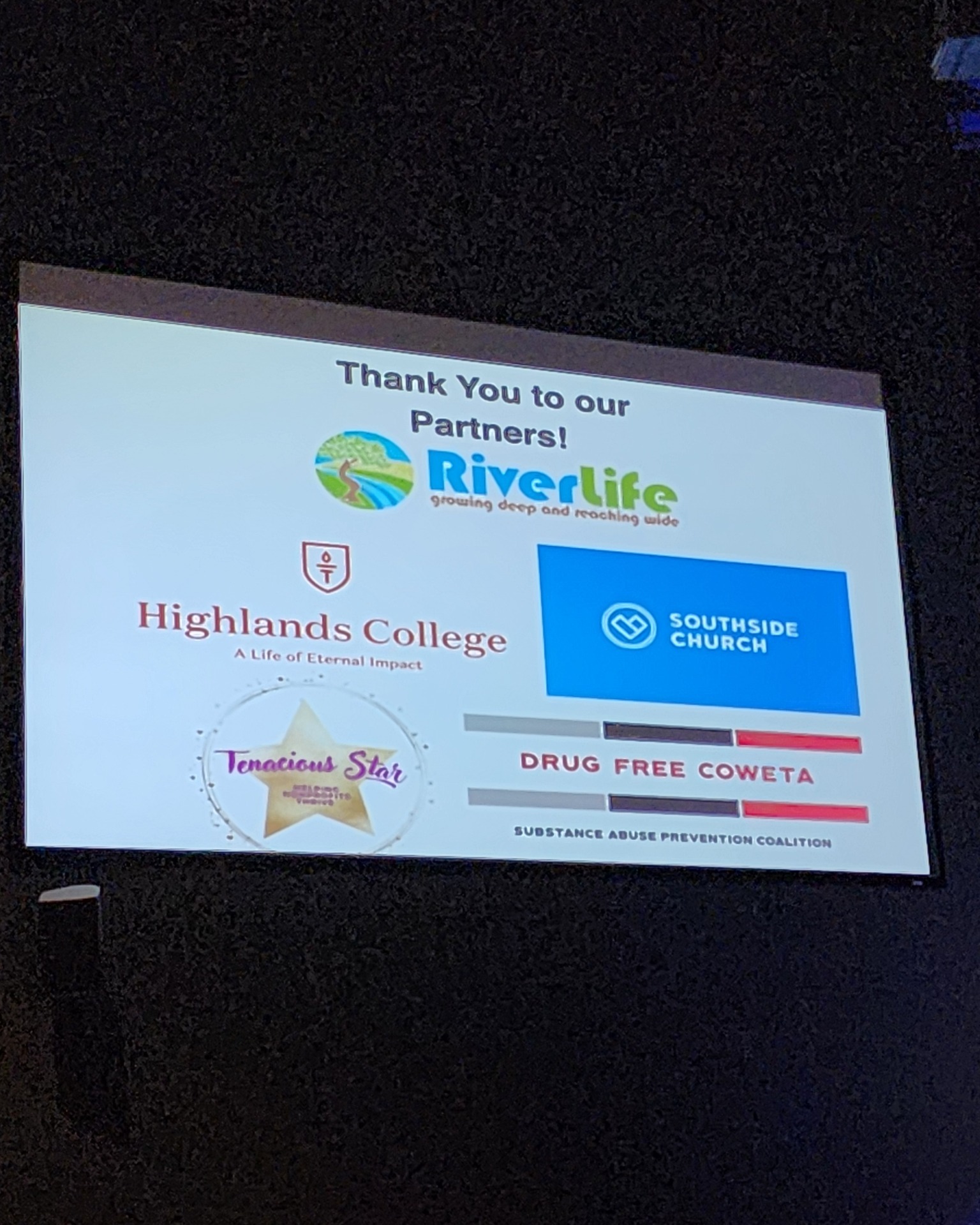 It is such an honor for our Coordinator to be at #ServeCoweta today. Seeing so many high school students and teachers come out to serve our community is truly inspiring. Their dedication and heart for service are helping make #Coweta stronger and better for everyone. We are grateful to witness the next generation stepping up and leading through service. 💙 Thank you @livetheriverlife for sponsoring such an amazing event!