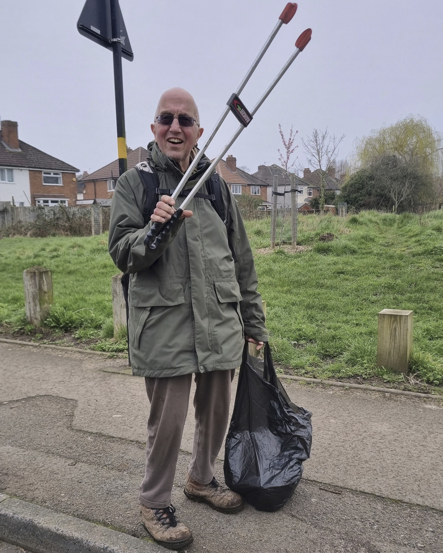 A lot of different activities taking place at our #StartTheWeek session at #KingdomForestGarden in #Stirchley this week. #GraftedFamilyTree work, bed edging, weeding, clearing new spaces, and a lot of planning work. We have a big project planned for the 30th March, so join us then!