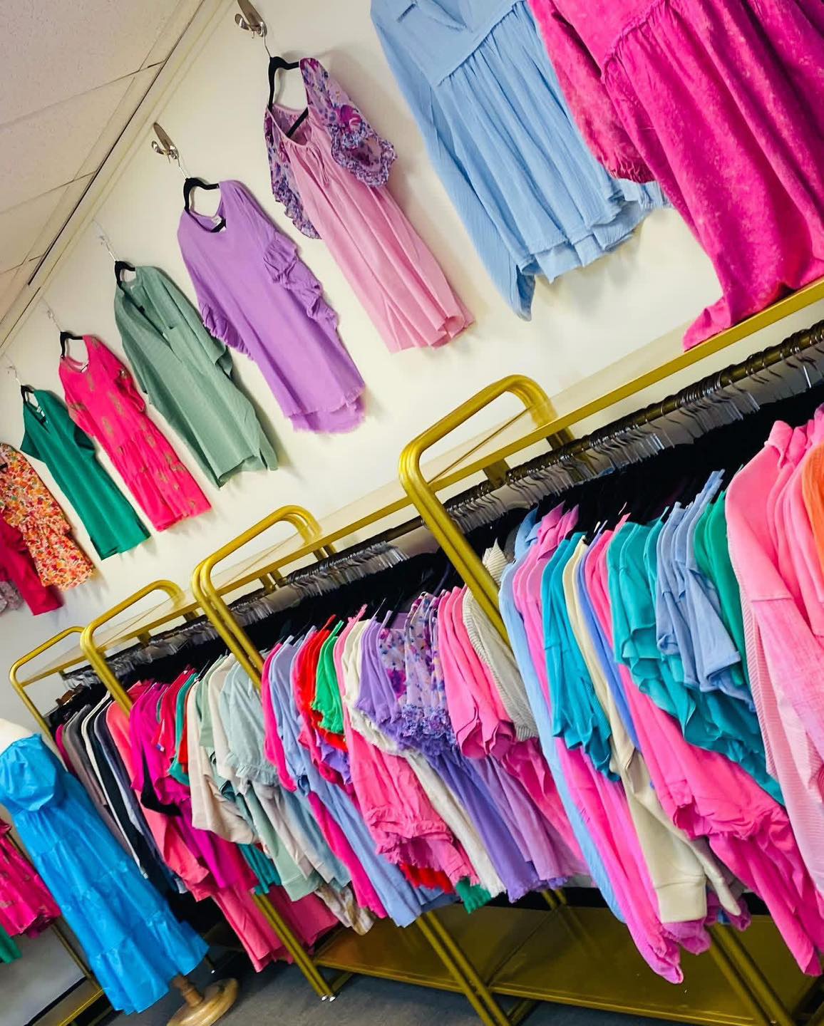 Jess's Dresses Boutique
Colorful and fun!! Just what you need this spring! Jess’s dresses has it all! Come see them this weekend!
🌸 Spring Market of Memphis 🌸
🛍️ Dates: March 13-15, 2026
📍Location: Agricenter International
📅 Show Hours:
Friday: 9 AM - 8 PM
Saturday: 9 AM - 5 PM
Sunday: 11 AM - 4 PM
🎟️ Tickets:
$10 General Admission
$18 3-Day Pass
$20 Friday Date Night
$20 Saturday Muffins & Mimosas
✨ Don’t miss out on shopping, fun, and unforgettable memories!
👉 For all the info and tickets, visit:
www.themarketshows.com
Buy Tickets Here: https://midsouthmediagroupcom.ticketspice.com/spring-market-of-memphis-2026
#SpringMarket #MemphisEvents #ShopLocal