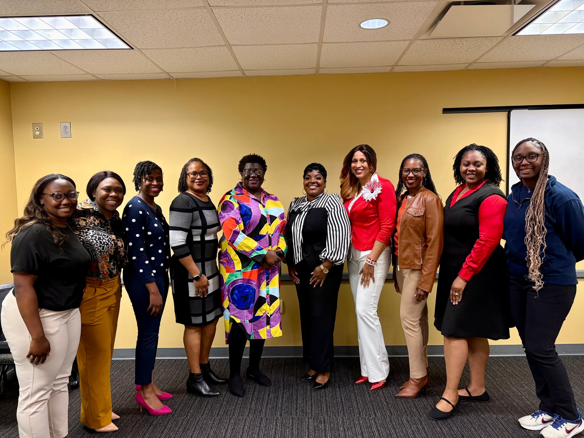 The Economic Development Committee of the Columbus Metropolitan Alumnae Chapter hosted the second installment of the "About Her Business" Women Entrepreneurs Series. Deannia Johnson of Johnson Expert Credit and Tax Services, LLC, shared vital information about building, operating, funding, and expanding a business. From setting up business structures, business planning, profit calculating, business names, credibility, branding, and taxes, the hybrid workshop set a firm foundation for women interesting in pursuing or growing their businesses. Interested in learning more? Book your FREE Consultation with Johnson Expert Credit and Tax Services, LLC today.
#CMACimpact #businessmindset #businesswoman #purposefulpartnerships