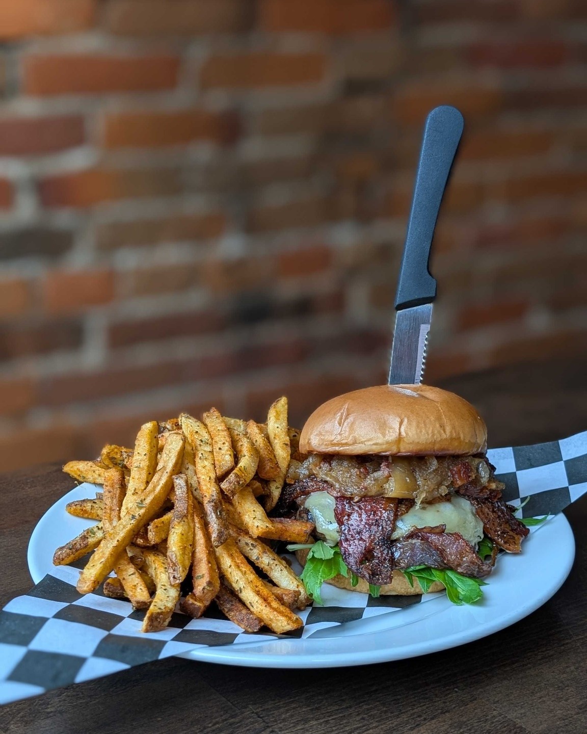 March Burger of the Month ๐๐ฅ
Apple Brandy Bacon Jam, black pepper bacon, charred onion, Tillamook extra sharp white cheddar, and mizuna. Sweet, smoky, and loaded. Only here for March.
#rigbyforthepeople #burgerofthemonth #march #applebrandybaconcheddar