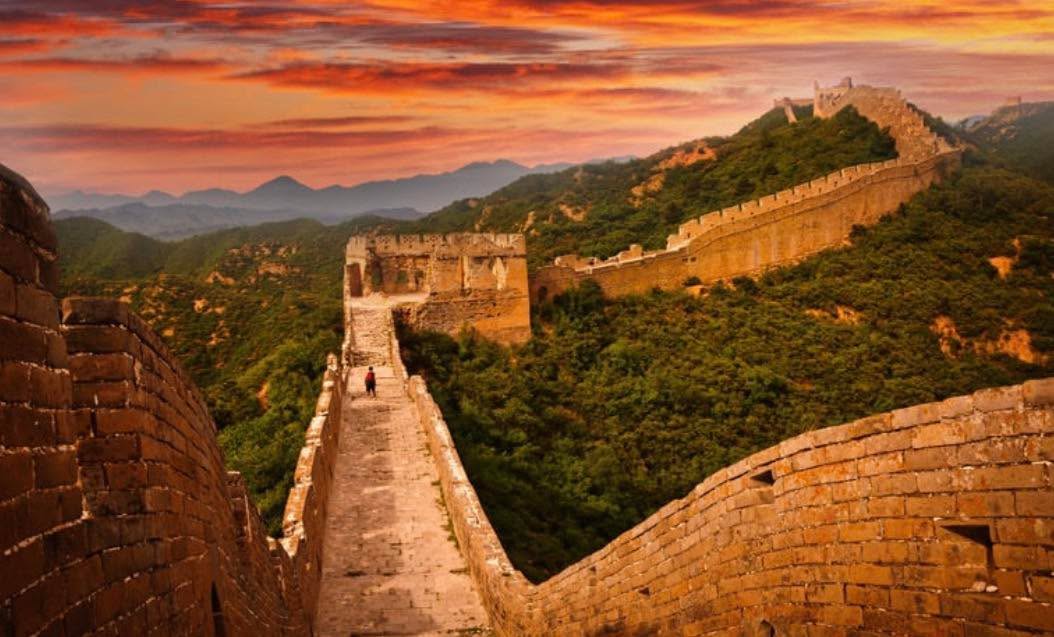 🌍 Sunday Travel Quiz
This structure stretches for thousands of miles and was originally built to protect China from invasions.
It is one of the most famous landmarks in the world.
What is it?
#TravelQuiz #SundayTravelQuiz #NCTravelUK
Answer to last week’s quiz
Neuschwanstein Castle,
Germany