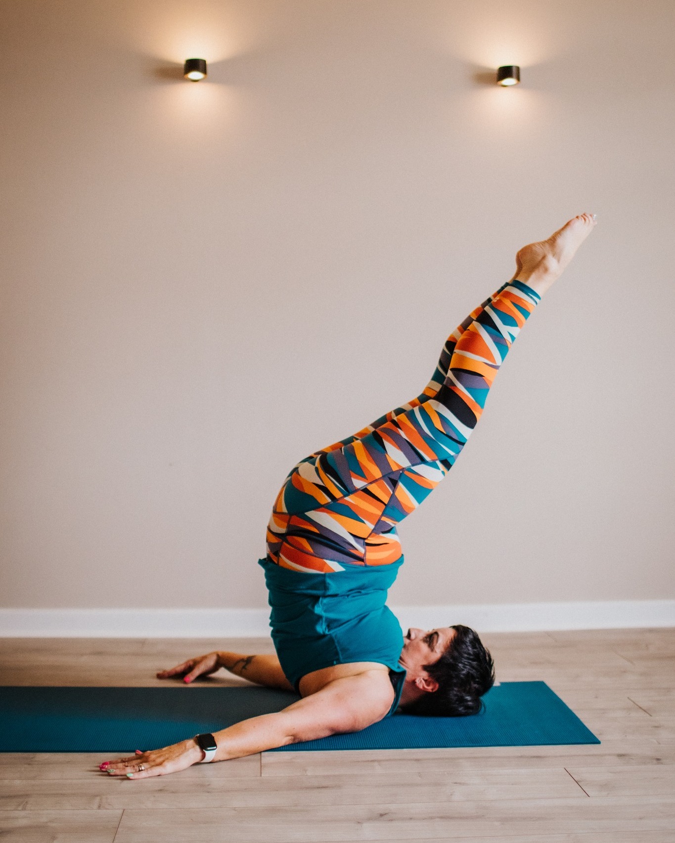 Day 19 - Jackknife
Exercise 20/34
We are now almost 2/3rds of the way through the repertoire. Jackknife has to be my second favourite inversion. It takes real control and strength to not only initiate the movement but to also hold it and come out of it too!!
Aim is spinal articulation, stability of scapula (watch out for shoulders lifting especially on the roll down, which I know I’m guilty of doing!)……PLUS BREATHE! ��On the roll down, keep those toes above the eyes until your thoracic/mid-back has hit the mat and sequentially roll through lumbar.
Looking at the apparatus - Some of my favourites to help find the articulation and lift are the Short Spine Massage on the Reformer and the Tower on the Cadi/Tower/Wall unit.
👏🏻
#marchmatness #marchmatness2026 #pilates #pilatesmat #controlology #returntolife