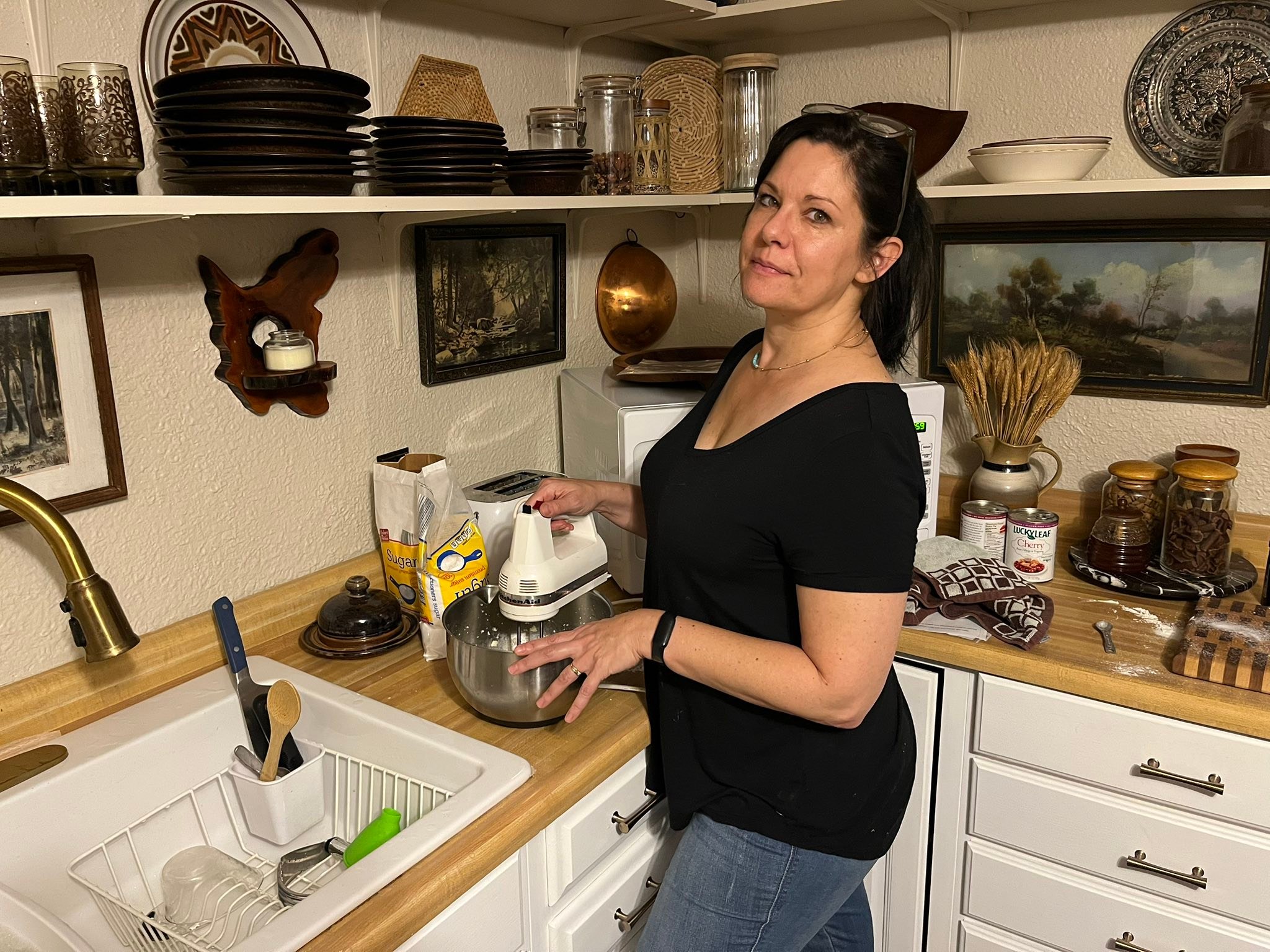 Thanksgiving cheese cakes are still being prepared, let’s go!