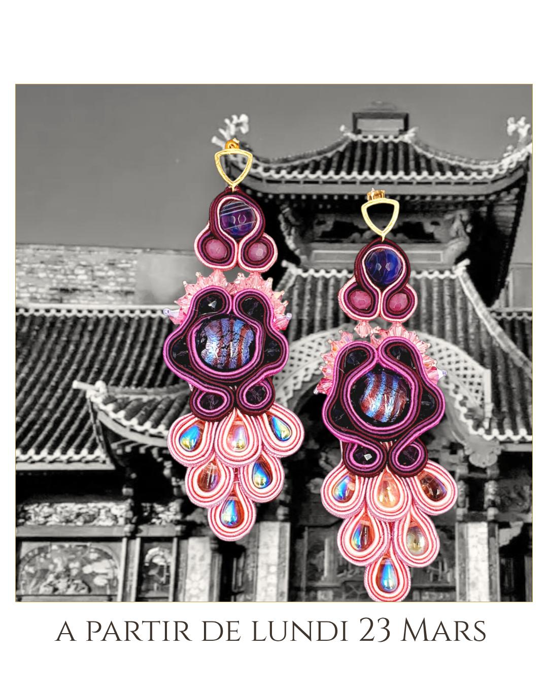 Next week, I’ll be at 38 rue de Babylone, Paris 7th.
I love these moments when the pieces leave the studio
to meet you in real life.
To try them on, to see them move,
to take the time.
Each piece is entirely hand-sewn,
stitch by stitch.
I’ll be there all week.
📍 38 rue de Babylone, Paris 7
🗓️ March 23 - 29
🕰️ 11am - 7pm
La semaine prochaine, je m’installe au 38 rue de Babylone, Paris 7.
J’aime ces moments où les bijoux quittent l’atelier pour venir à votre rencontre.
Pouvoir les essayer, les voir bouger, échanger..
Chaque pièce est cousue à la main,
point après point.
📍 38 rue de Babylone, Paris 7
🗓️ 23 - 29 Mars
🕰️ 11h - 19h
#palmyreparis
#popupstoreparis
#paris7
#rueBabylone
#artisanatdart
#metiersdart
#bijouxfaitmain
#handmadejewelry
#madeinparis
#parisjewelry
#savoirfaire