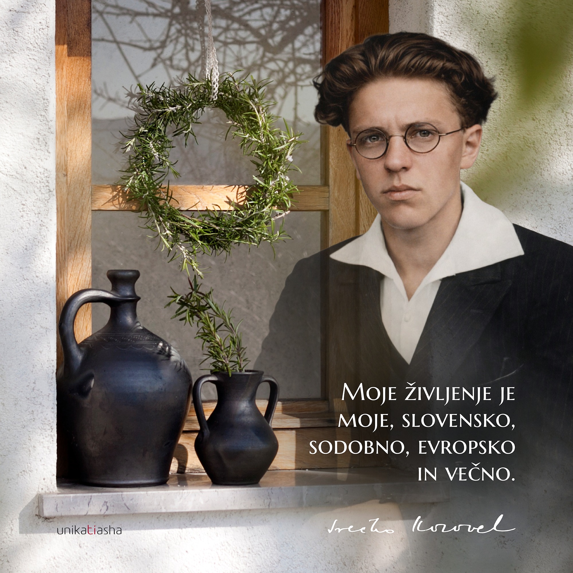 "Moje življenje je moje, slovensko, sodobno, evropsko in večno." 🖤
- Srečko Kosovel
Danes, ob obletnici njegovega rojstva, in v letu, ki je posvečeno 100-letnici njegove smrti, se k njegovim besedam vračam s posebno bližino.
Ta stavek sem kot najstnica slišala neštetokrat.
Moja nona ga je z velikim ponosom pripovedovala obiskovalcem v Kosovelovi domačiji.
Vedno znova, vedno z istim žarom.
Takrat morda še nisem v celoti razumela njegove teže,
ampak te besede so ostale z mano.
In skupaj z njimi še marsikaj drugega - zgodbe, spomini, občutek prostora, iz katerega je rasla njegova poezija.
Danes sem za vse to iskreno hvaležna.
Za znanje, ki se ne nauči iz knjig, ampak se prenaša iz človeka na človeka.
Za občutek, da Kosovel ni le ime iz učbenikov, ampak nekaj živega, tukajšnjega, našega.
In prav zaradi tega vedno bolj čutim, da tudi sama dolgujem nekaj ustvarjalnega našemu pesniku.
Ne kot dolžnost, ampak kot tiho potrebo.
Nekaj nastaja.
Počasi, kot mora.
In z veliko spoštovanja.
#kosovel #kosovelovoleto #podpirajslovensko #slovenskapoezija #kultura