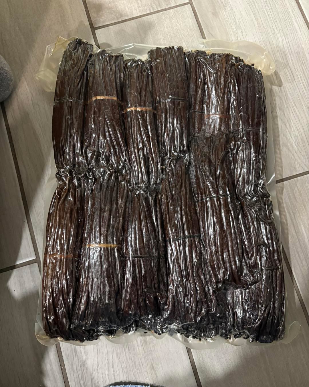 Have you ever seen bulk vanilla beans packaged like this before?
These beans are carefully packed together and vacuum sealed to prevent mold and protect them during shipping from Madagascar. Each of these bags holds approx 10lbs of bulk vanilla beans—and the aroma is incredible. 🤎
It’s amazing to see this part of the journey before they become the extracts and products we create.