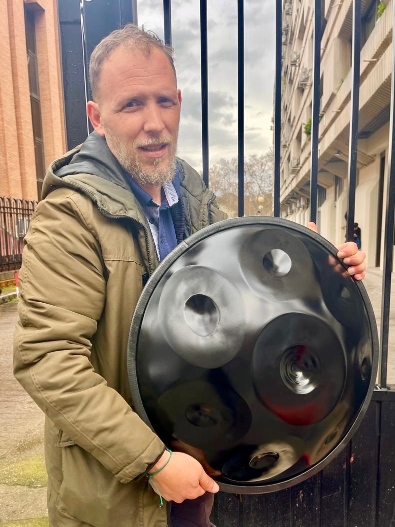 A conscious pause—Harmonic Art handpan. ⏸️🎼 #PresentMoment #HarmonicArt
