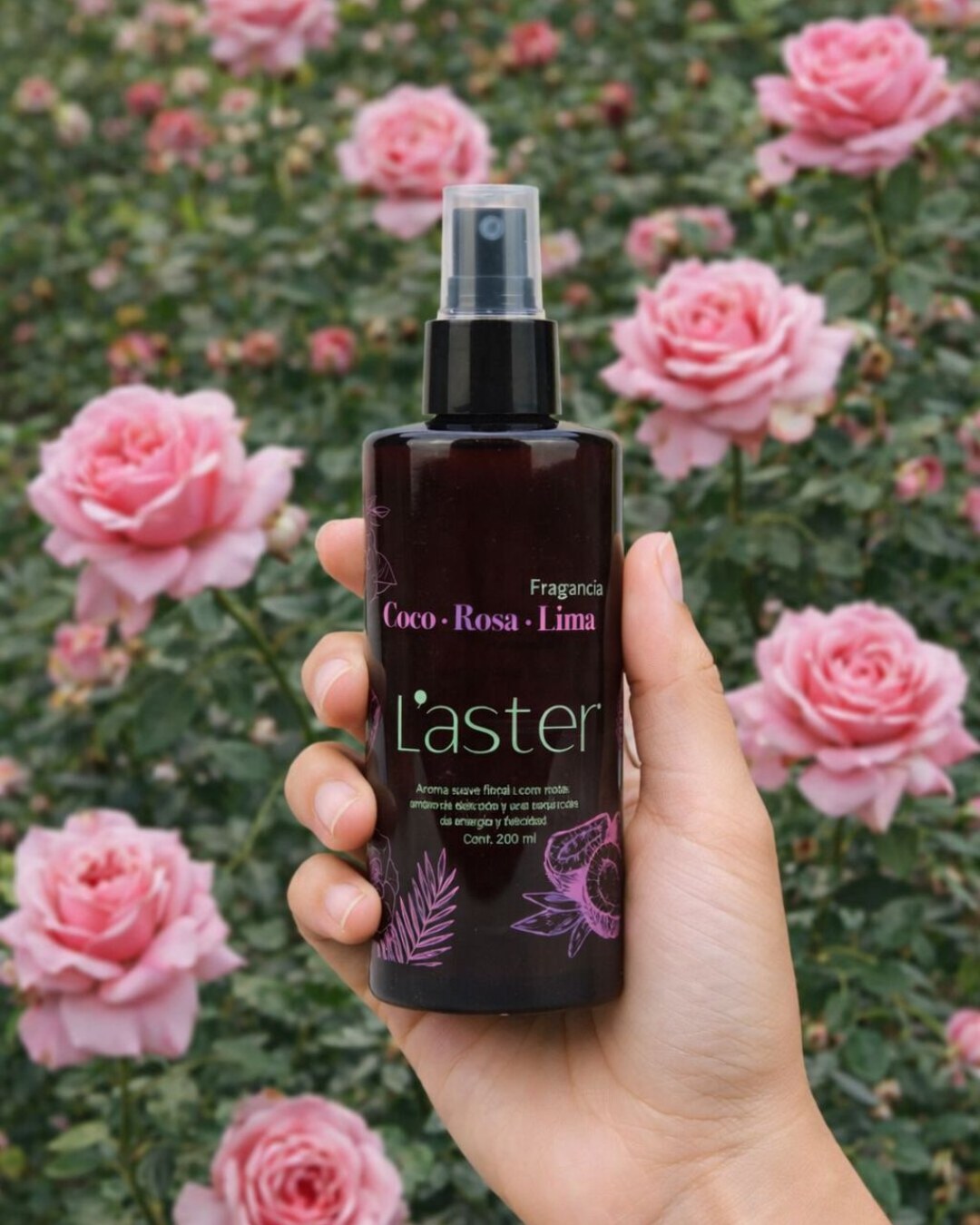 🌸🥥🍋 Un aroma que transforma tus espacios.
Déjate envolver por la combinación perfecta de coco, rosa y lima.... una fragancia fresca, suave y ligeramente floral que llena de energía los ambientes.
Rocía en tus telas de hogar o la oficina, habitación, cortinas y disfruta de una sensación de frescura que despierta los sentidos y te ayudara a revitalizar la energia.
✨ Respira profundo… y deja que el aroma haga su magia.
.
.
.
.
#AromasQueEnamoran #BienestarEnCasa #AromatizaTuEspacio #FraganciasNaturales #LasterFragancias #CocoRosaLima