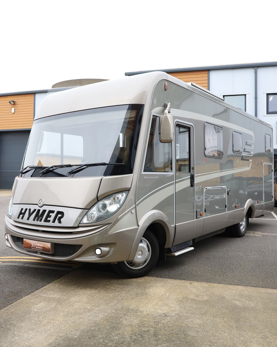 This 2013 Hymer StarLine S has had a major dashboard upgrade!
We replaced the outdated Zenec head unit with an Alpine iNE-F904DC - Halo 9 Navigation unit with dedicated motorhome navigation with three years free map updates!
It can also be used for Apple CarPlay connectivity - allowing access to mobile apps & more...
👉 Interested? Get in touch via the contact form on our website today!
#hymer #hymerlife #hymercamper #alpine #alpines #navigation #navigation