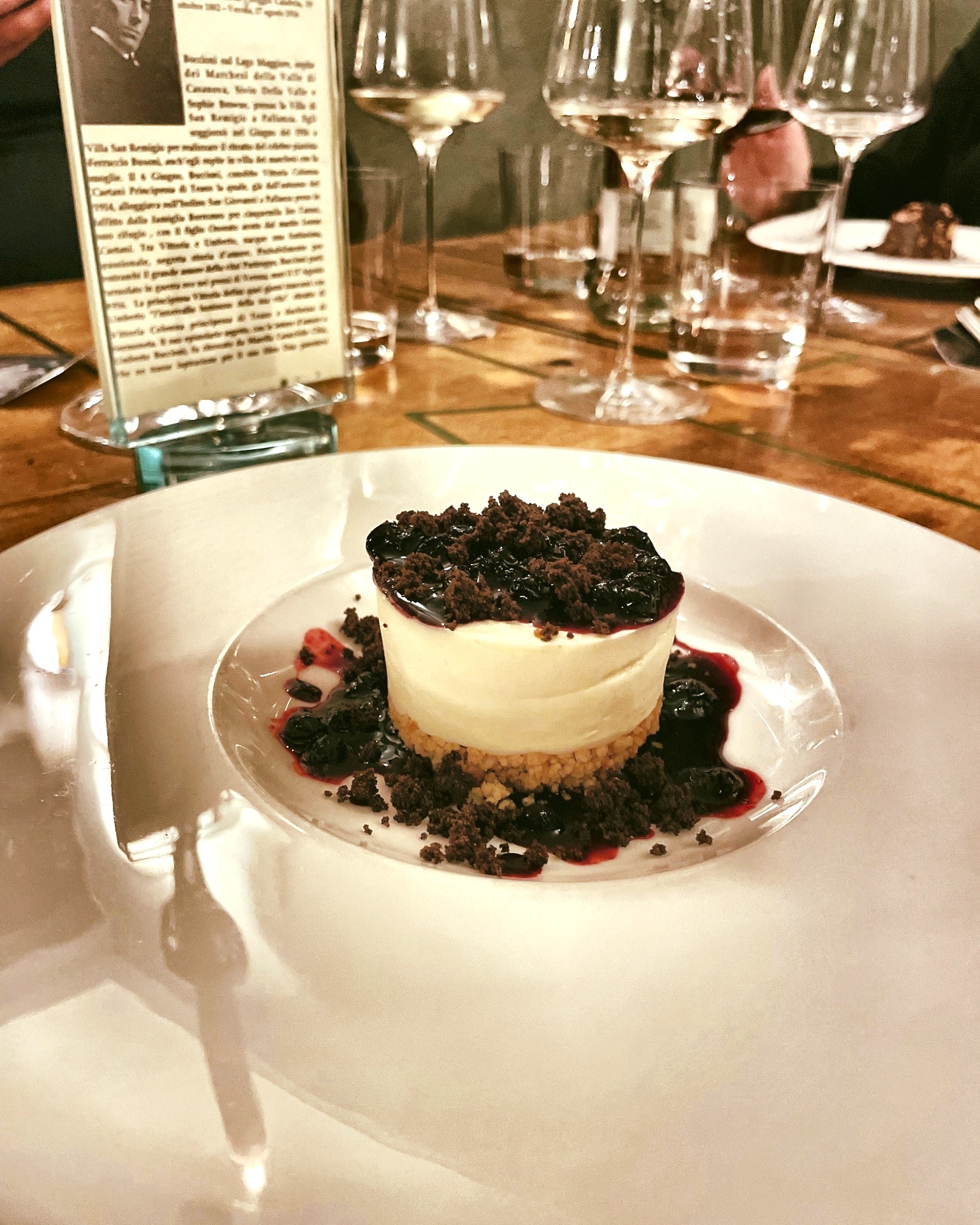 ✨La Cheesecake è uno di quei dolci che crea dipendenza….è un dessert perfetto: cremoso, avvolgente, indimenticabile! ✨
#anticaosteriailmonterosso #monterosso #suna #newmenu #newseason