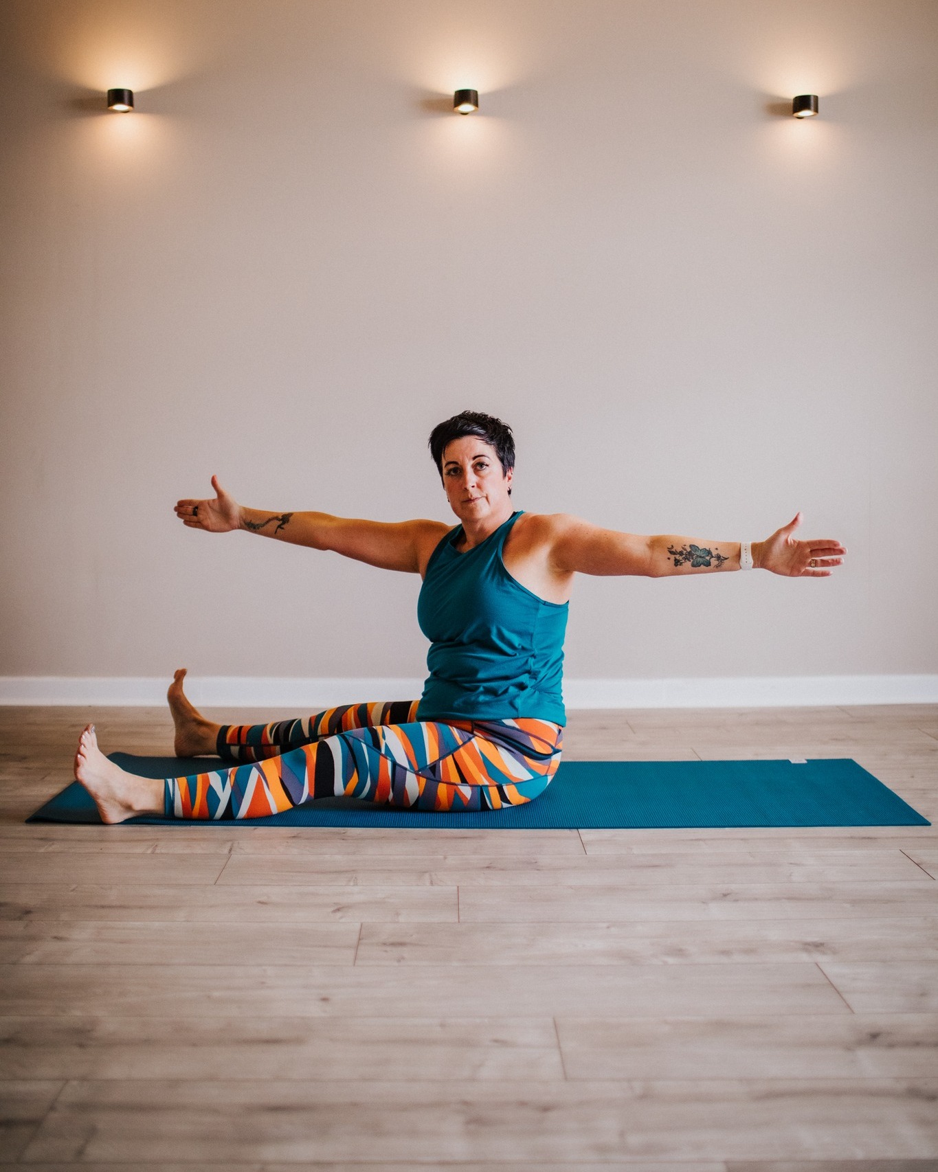 Day 18 - Spine Twist
Exercise 19/34
The spine twist is a wonderful exercise for opening up the ribcage and mobilising the thoracic spine.
Most of us have very little movement through our thoracic spine and tend to move from our lumbar or scapula to compensate for thisā¦BUT our thoracic spine is designed to rotate (around 45 degrees on average)ā¦.our lumbar is not (well not much anyway, around 10 degrees on average!). As bipeds we tend to move in a very linear fashionā¦which means anything outside of this can be a little bit sticky!
So the aim with our spine twist is to mobilise while working the abs to avoid slouching and slouching in the lumbar spine. Keep the shoulders stacked above the pelvis.
As we move think about spiralling and lengthening through the crown of the head, lifting āoutā of the pelvisā¦..like a cork coming out of a champagne bottle as you initiate the movement but youāre not pulling a cork out, youāre wringing the body out. Another internal massage of the organs right there! š¾
Looking at the apparatus - Hawk on the Reformer short box is going to help to isolate the upper body to open up the ribcage and focus on thoracic movement.
šš»
#marchmatness #marchmatness2026 #pilates #pilatesmat #controlology #returntolife