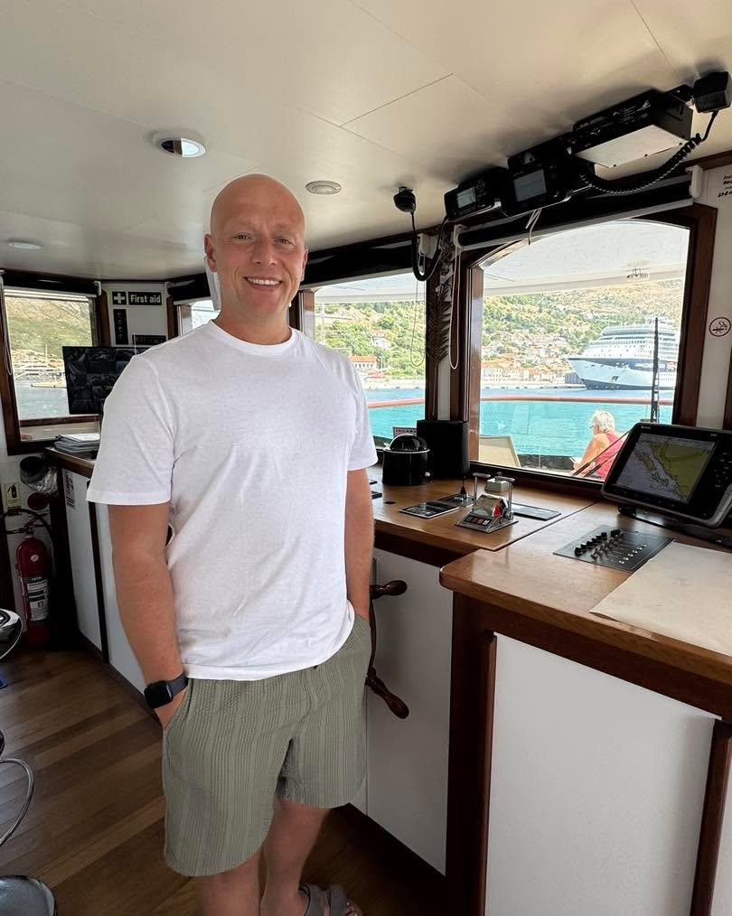 The final approach into Dubrovnik… and we got to step inside the wheelhouse. Don’t worry though… we definitely weren’t in control. 😅
Watching the captain guide the ship past the islands and into port was something we’ll never forget. The views of Dubrovnik were incredible.
Have you ever been on the bridge of a ship? 👀
#RivieraTravel #RiveraTravelYachtCruise #Yacht #CroatiaYacht #TomAndDomTravel
