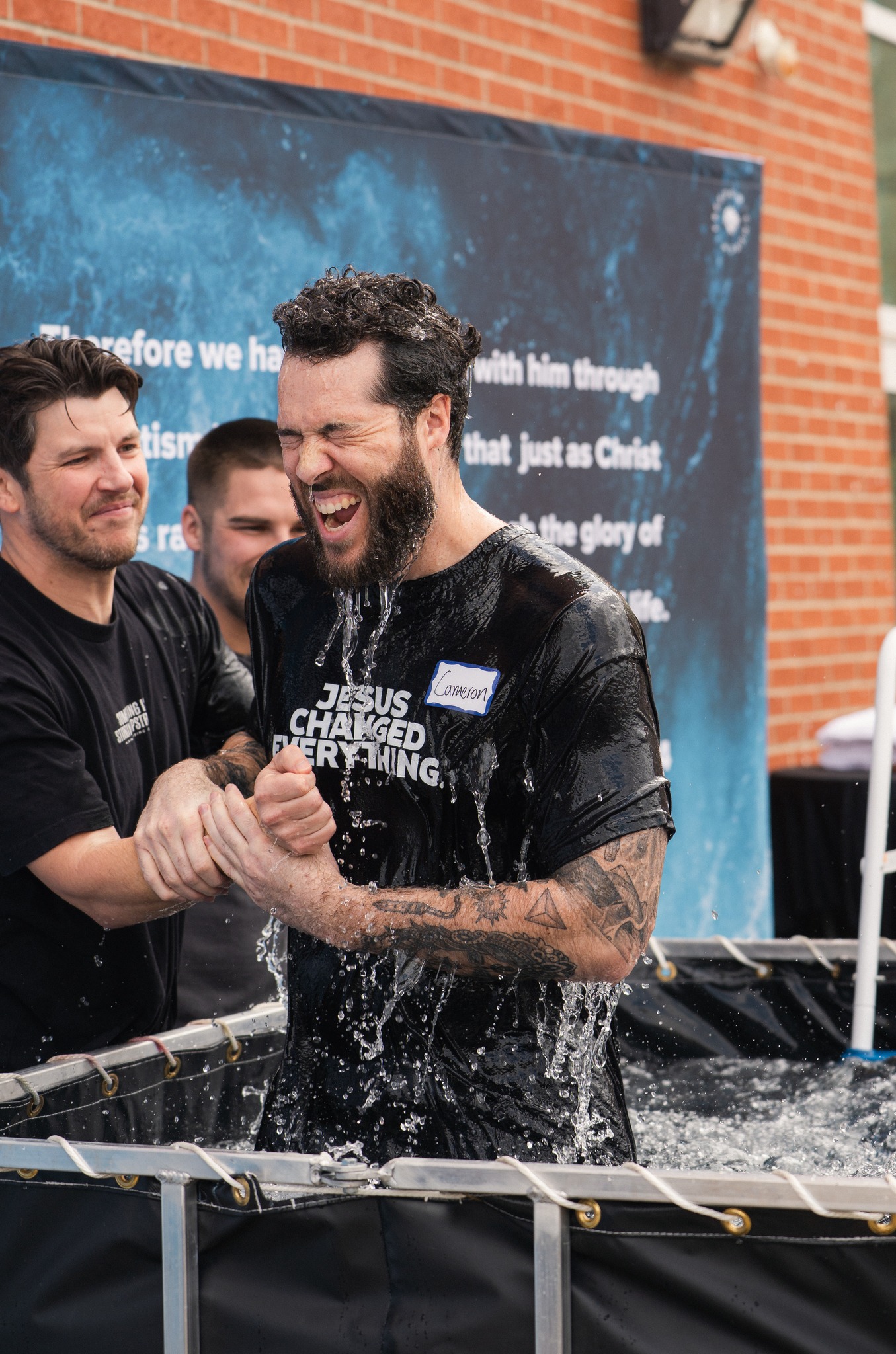 What an incredible Sunday celebrating baptisms! 🙌
Lives changed, faith declared, and joy all around.
Ready to take your next step? Join us for our next baptism on Sunday, April 12!
Sign up in the link in our bio!