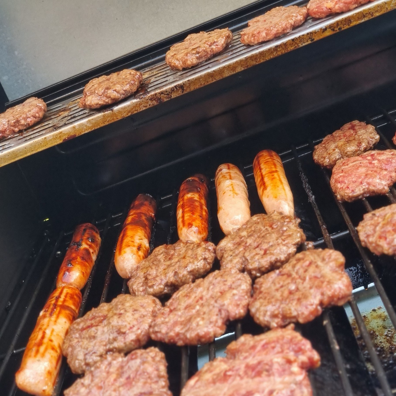Thinking ahead to the weekend? We’ve got sausages and burgers ready for easy dinners and freezer top-ups.
#LittleClayhillFarm #FarmShop #Bridgwater #Cannington #FarmToFork #LocalProduce #SupportLocal
