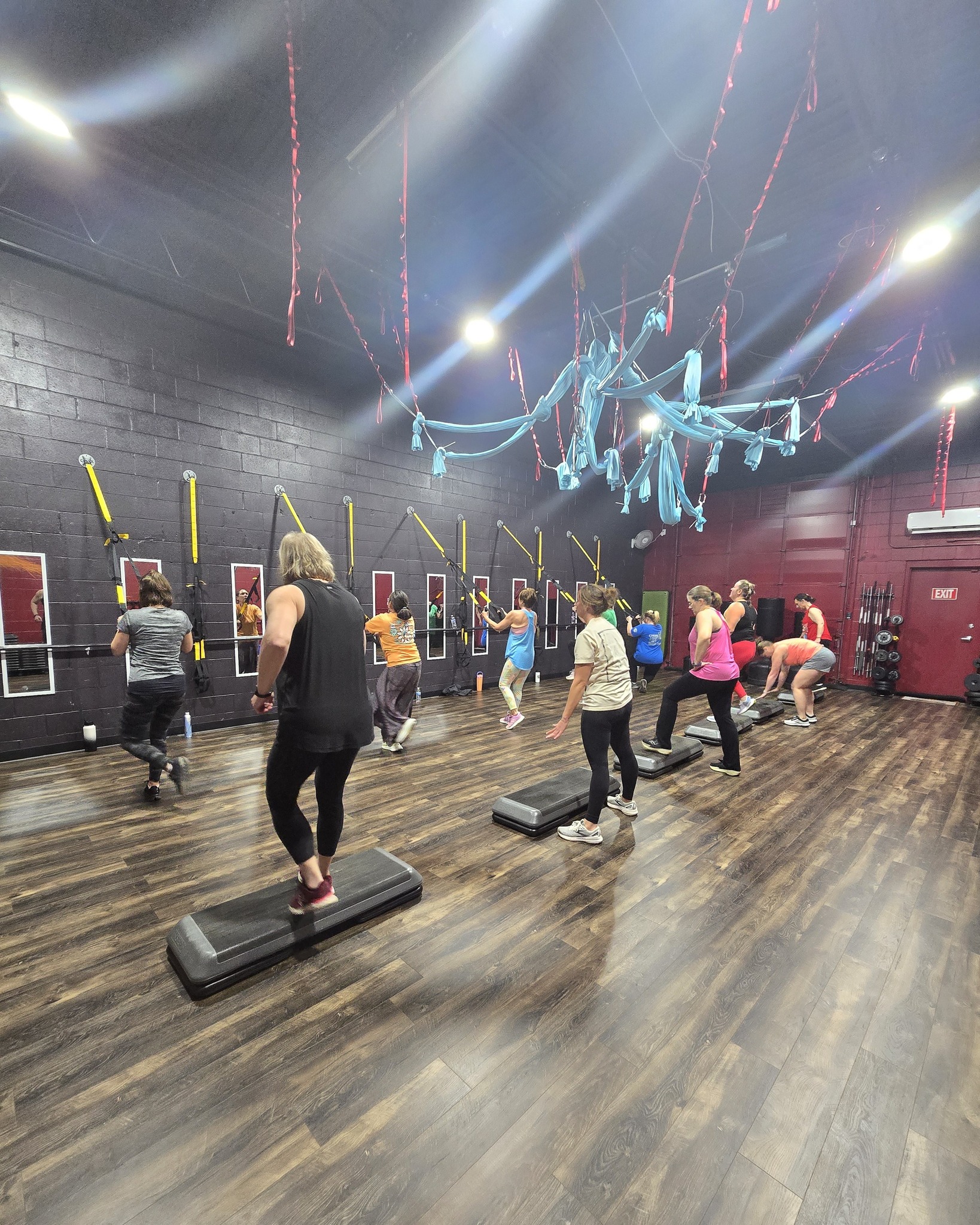 TRX + Tabata = 💪
#rebelfitstudio #rebelsalwaysrise #avonin #plainfieldindiana #brownsburgindiana #danvillein #hendrickscountyindiana #cardioworkout #shoplocal #smallbusiness #HendricksCountyIN #ShopSmall #lovethebodyyourein #strongisthenewpretty #groupfitness #sweatyworkout #mytribe