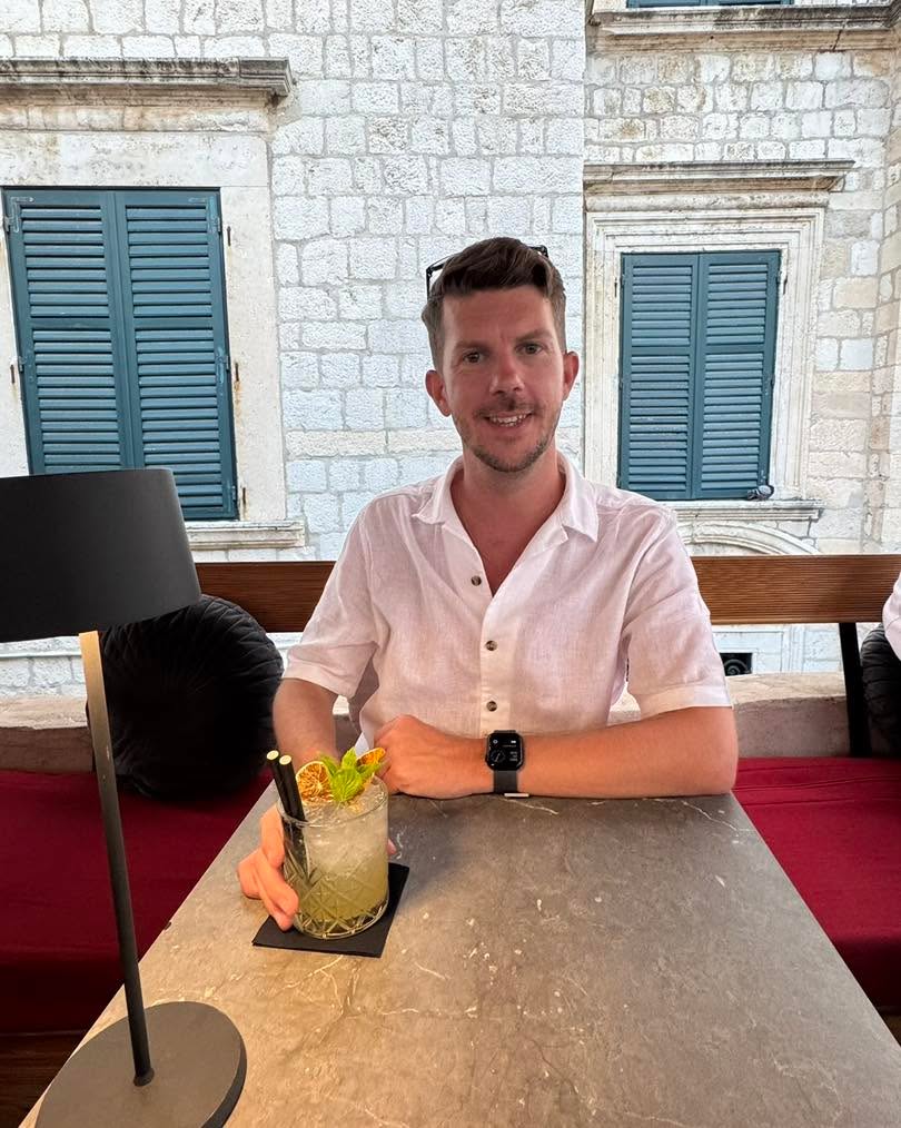 Cocktails at Zox Box Food & Bar… and the view is pretty iconic. 🍸
This hidden rooftop sits right beside the famous Jesuit Staircase, the steps made famous by the “Walk of Shame” scene in Game of Thrones. From the terrace you can look straight down over the staircase and watch visitors recreating the famous moment below.
Sipping a cocktail here overlooking one of the most recognisable spots in Dubrovnik was a pretty special travel moment. 🇭🇷
And yes… you’ll see our full Dubrovnik experience in the video. 👀🎥
#RivieraTravel #Dubrovnik #Yacht #CroatiaYacht #TomAndDomTravel