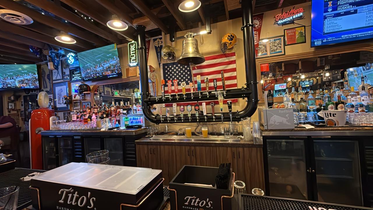 Currently dining at Original TONYS Deli in Placentia, where the atmosphere is great and the food is excellent. Come visit!