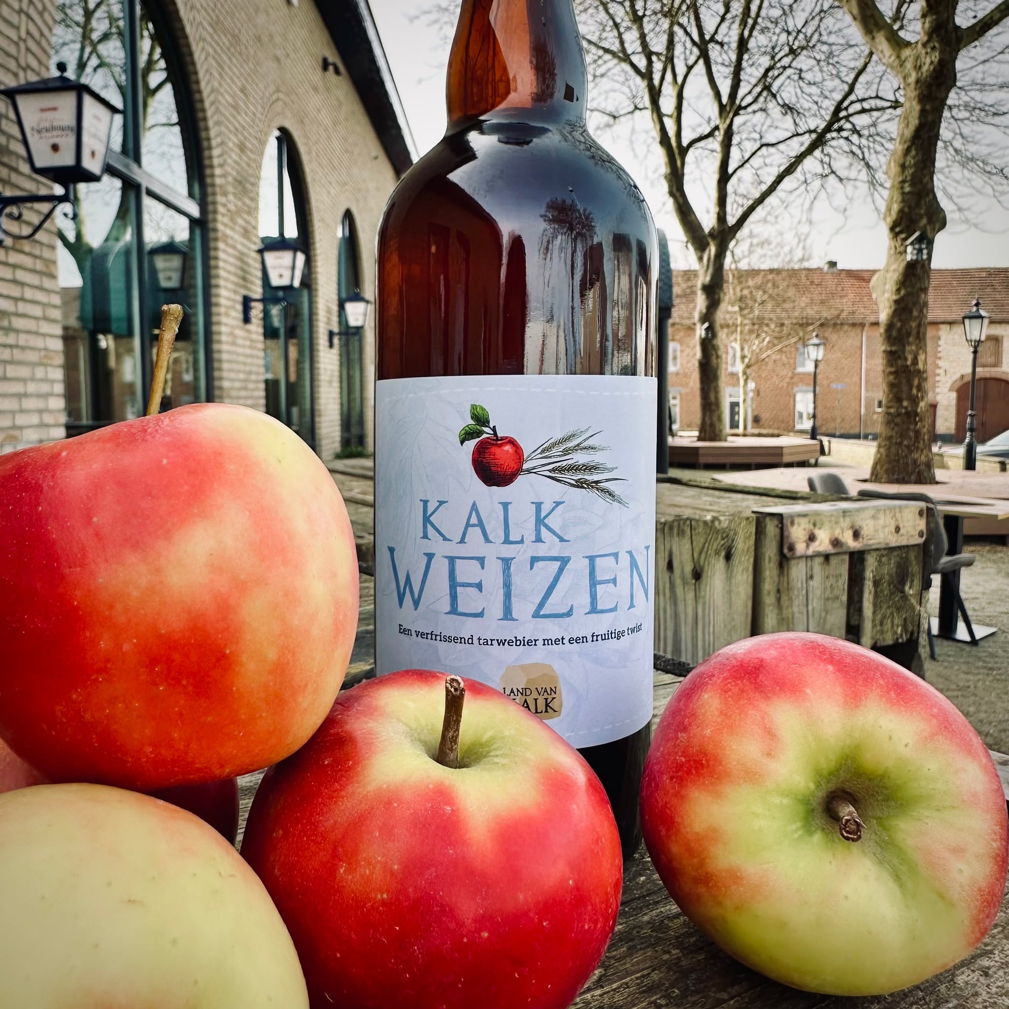 ❗Op dit moment van de wisseltap: Kalk Weizen!🍺
Een bijzonder tarwebier 🌾met een fris-zurige smaak, gebrouwen door Land van Kalk.
Graag tot snel en...Zondheed!🍻
#kalkweizen #landvankalk #speciaalbier #brasserie #zondheed #SpeciaalBieren #gulpener #gulpenerbierbrouwerij #genberg #ubachsberg #eetcafé #gemeentevoerendaal