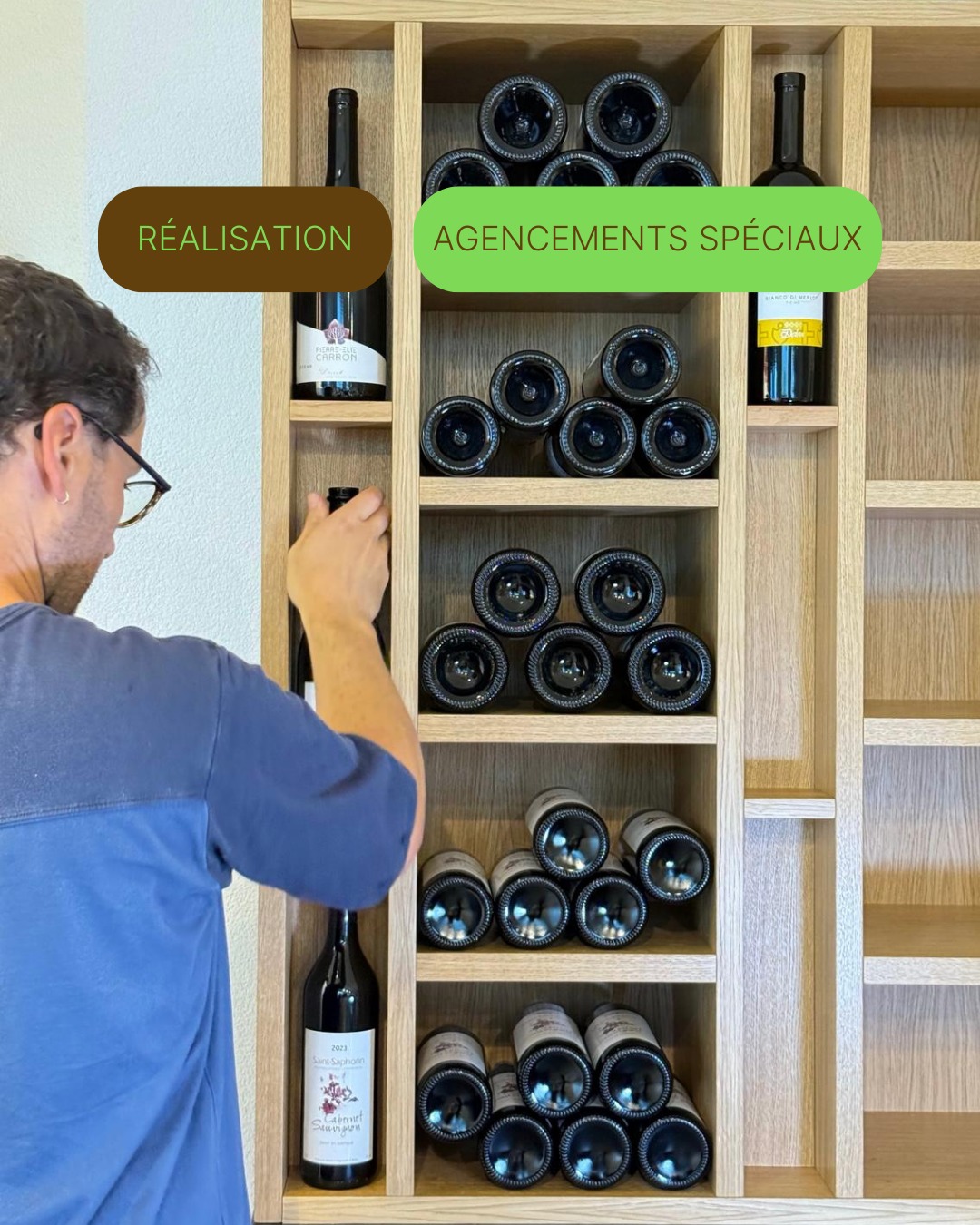 ✨ Réalisation signée MH Bois ✨
Réalisation et pose d’une armoire à vin sur mesure, imaginée en collaboration avec nos clients. Dessinée et fabriquée dans nos ateliers, elle a été conçue aux dimensions exactes pour accueillir une sélection de vins, ainsi qu’un espace pour disposer des verres à pied.
Nous remercions nos clients pour leur confiance et cette belle opportunité.